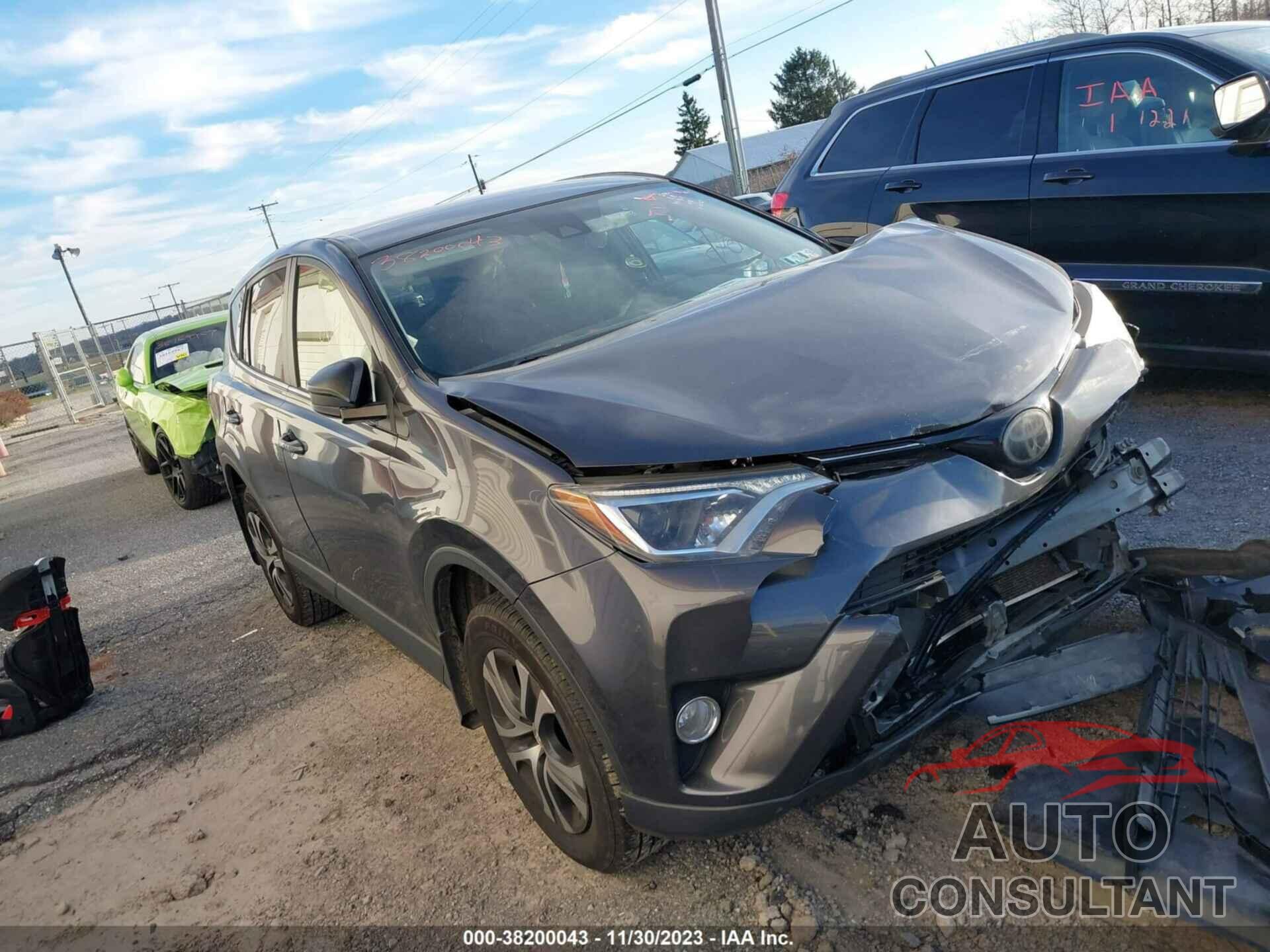 TOYOTA RAV4 2017 - JTMBFREV6HJ161653