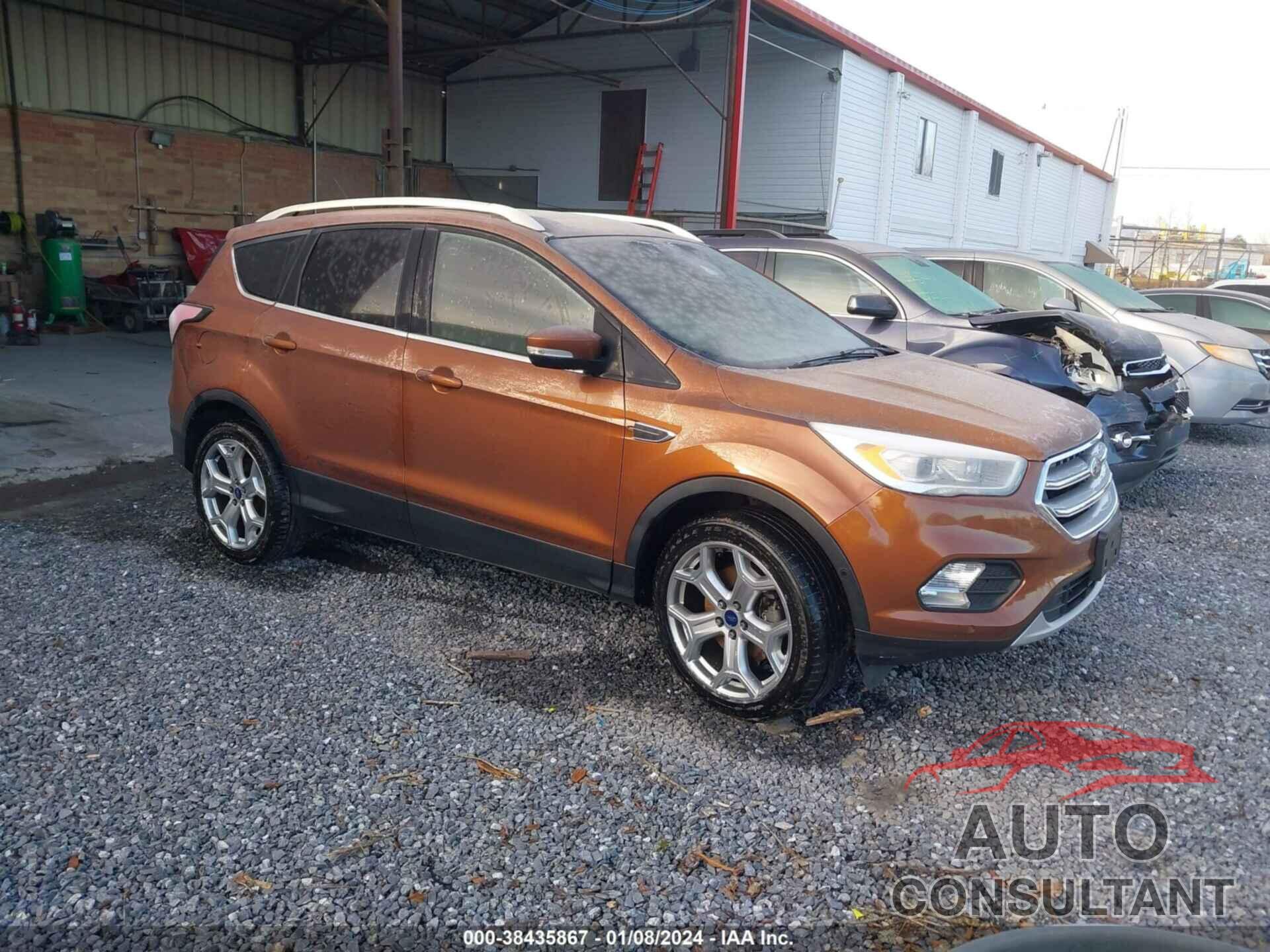 FORD ESCAPE 2017 - 1FMCU9J98HUB72666