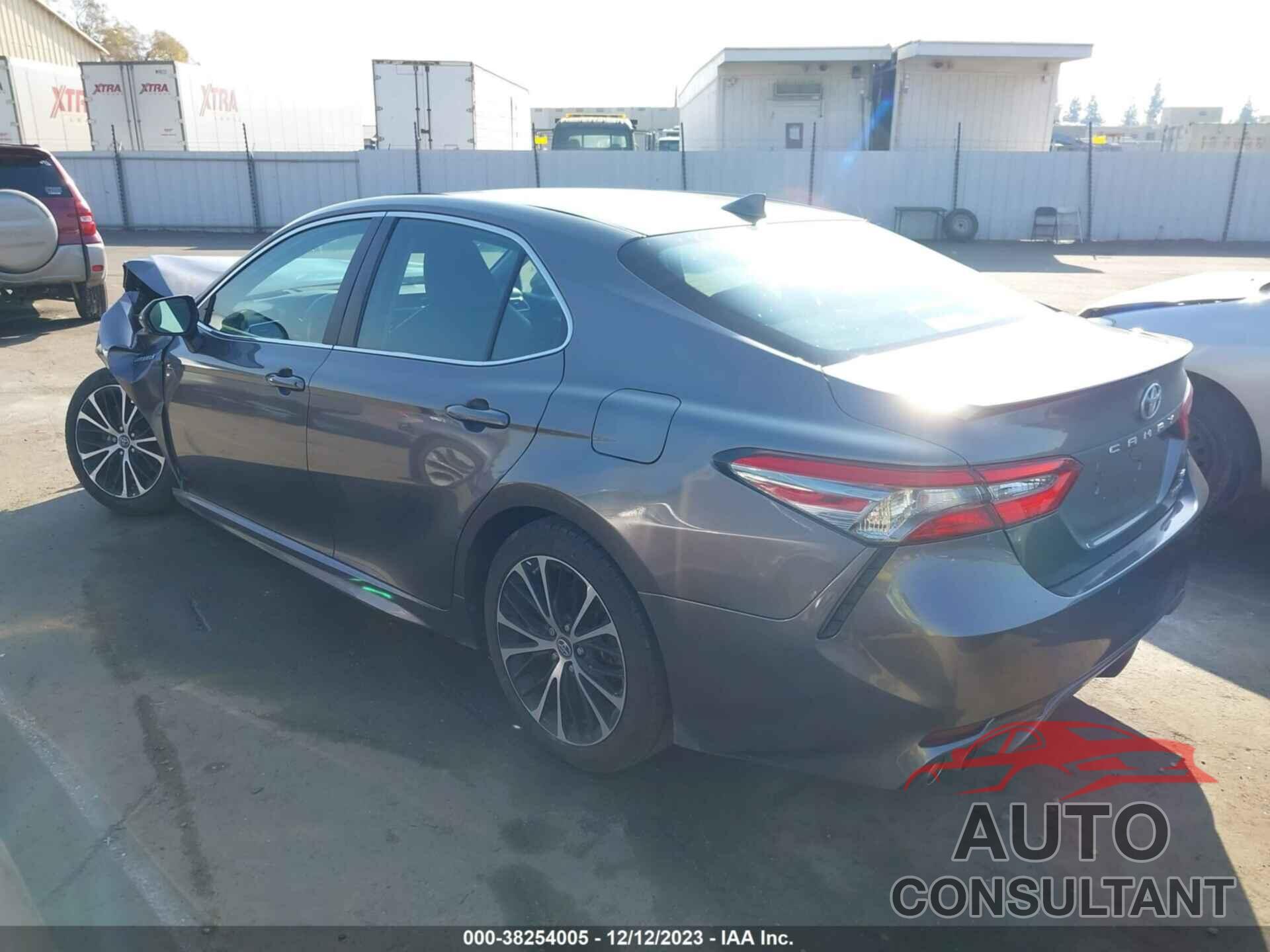 TOYOTA CAMRY HYBRID 2018 - 4T1B21HK8JU509225