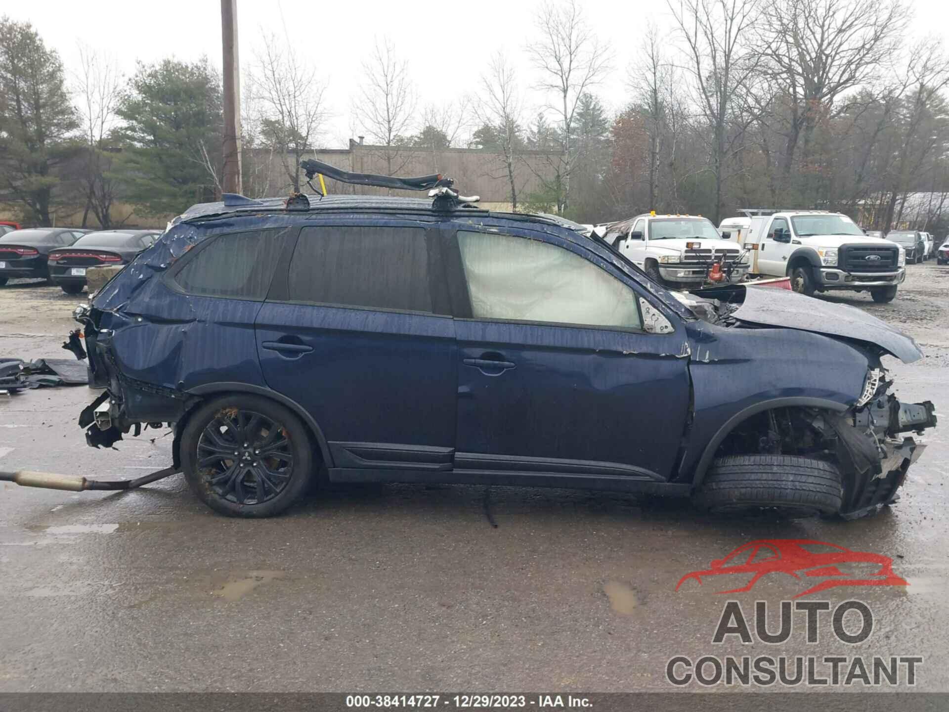 MITSUBISHI OUTLANDER 2018 - JA4AZ3A31JZ027820