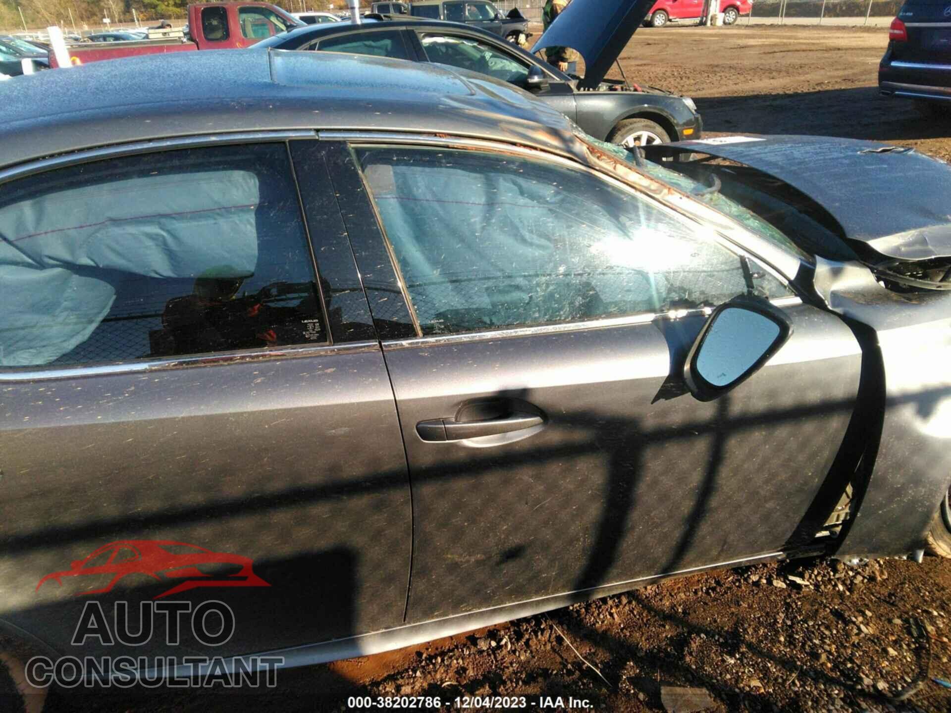 LEXUS IS 2019 - JTHBA1D2XK5093329