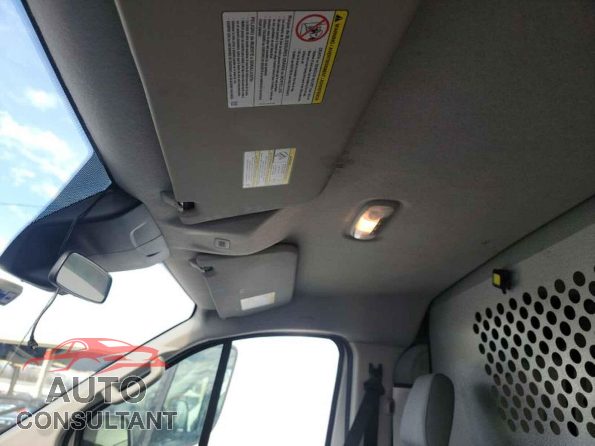 FORD TRANSIT 2018 - 1FTYE1ZM8JKB51996