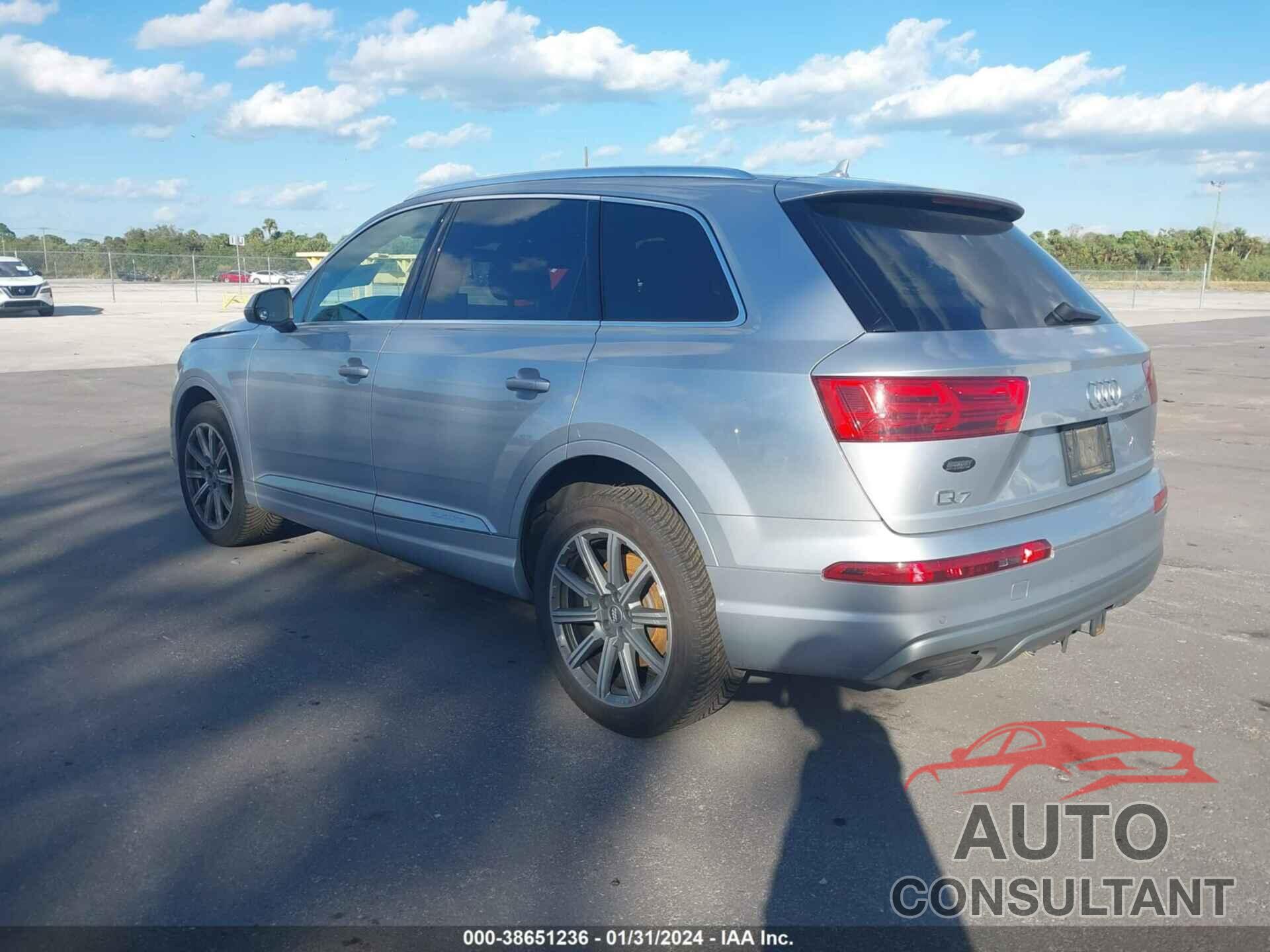 AUDI Q7 2018 - WA1LAAF71JD036210