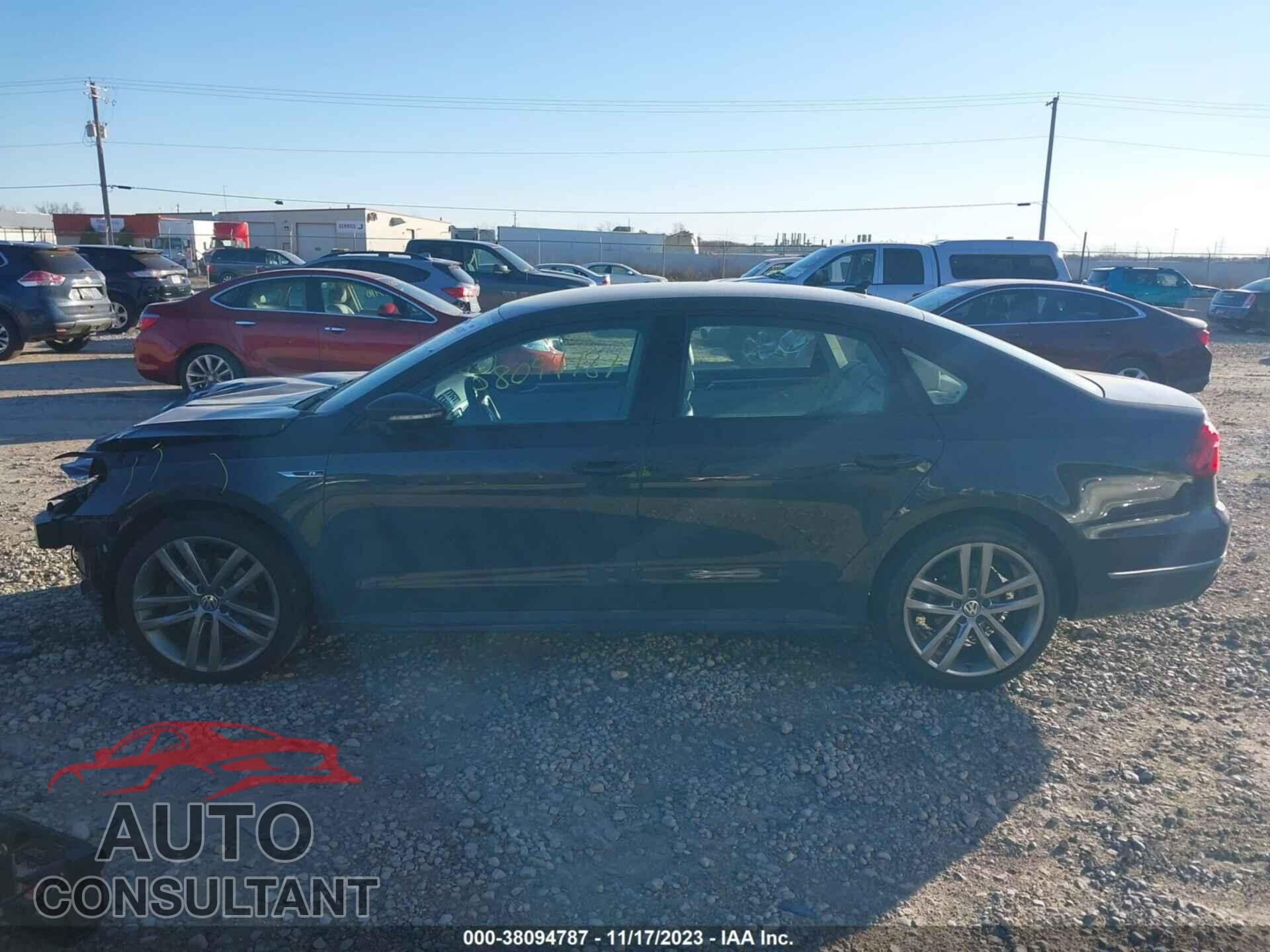 VOLKSWAGEN PASSAT 2018 - 1VWAA7A35JC001063