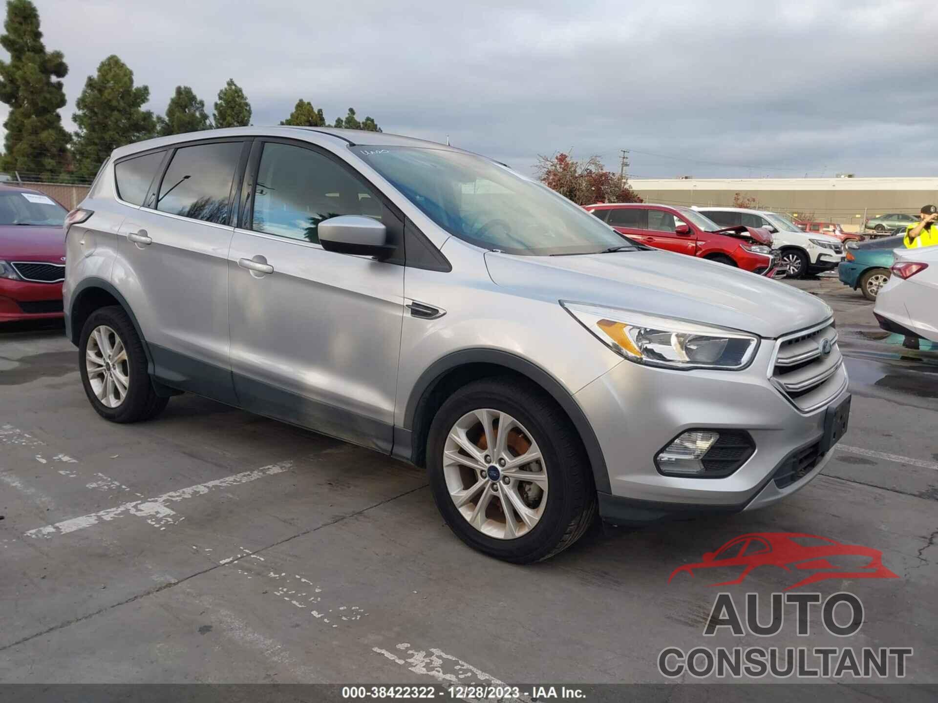 FORD ESCAPE 2017 - 1FMCU0GD1HUA40954