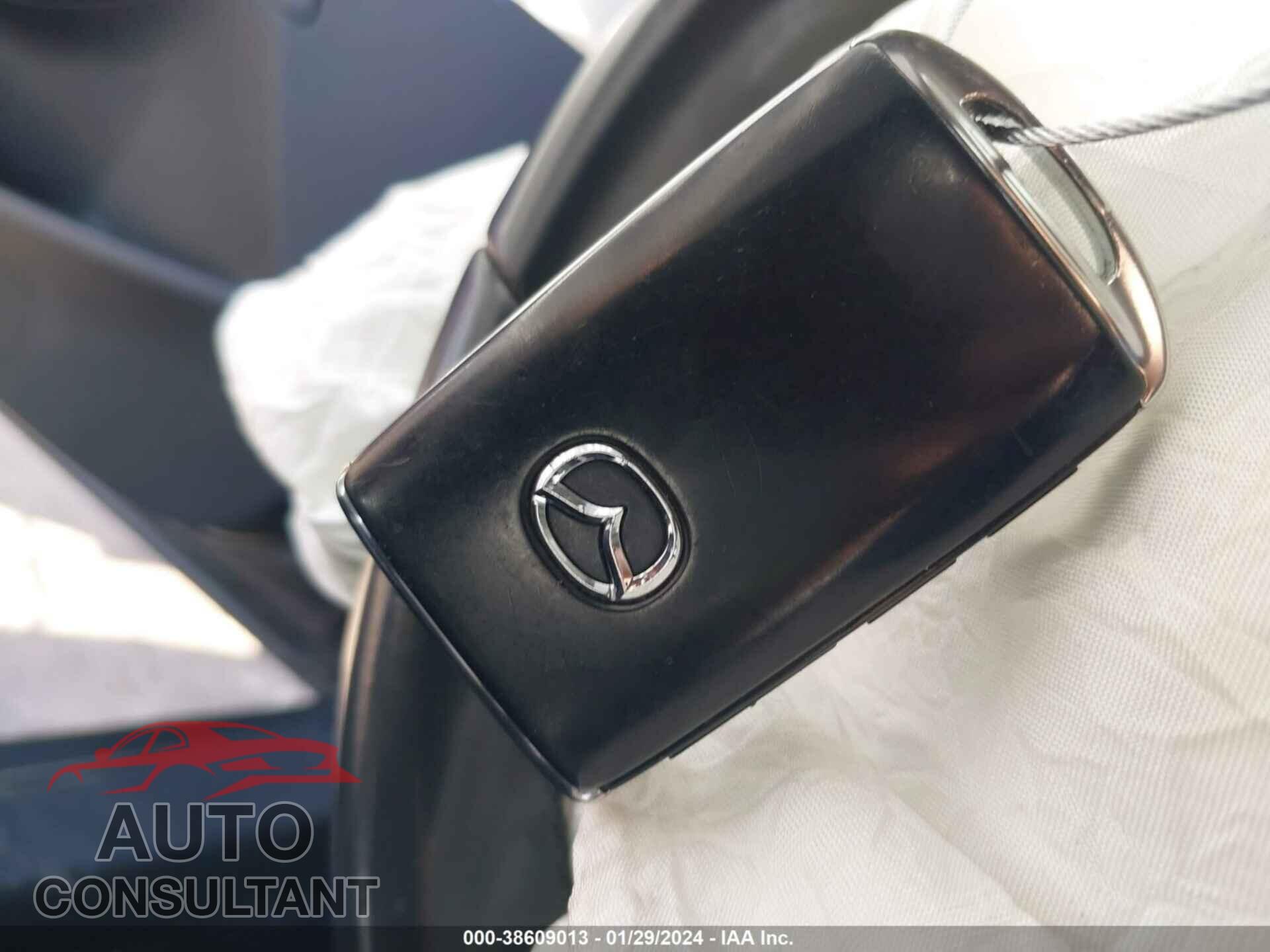 MAZDA MAZDA3 2019 - JM1BPACL9K1108632
