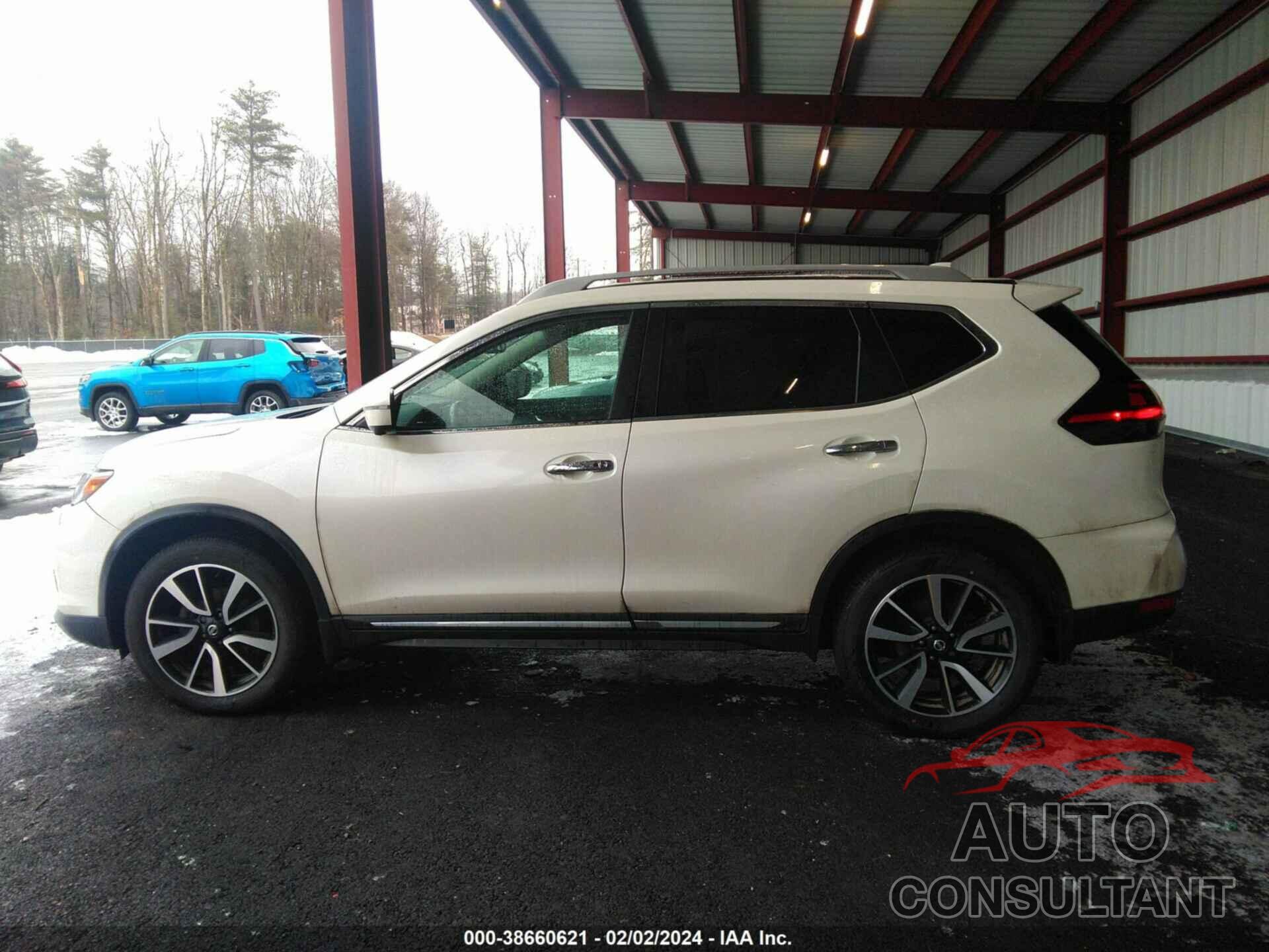 NISSAN ROGUE 2018 - 5N1AT2MV2JC777014