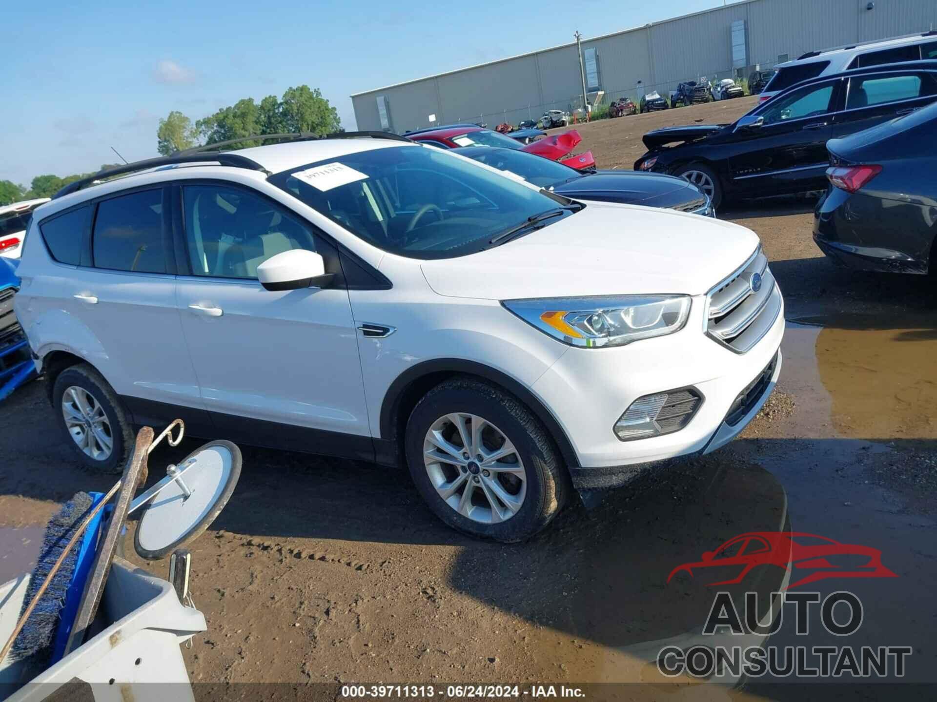 FORD ESCAPE 2017 - 1FMCU9GD3HUA71529