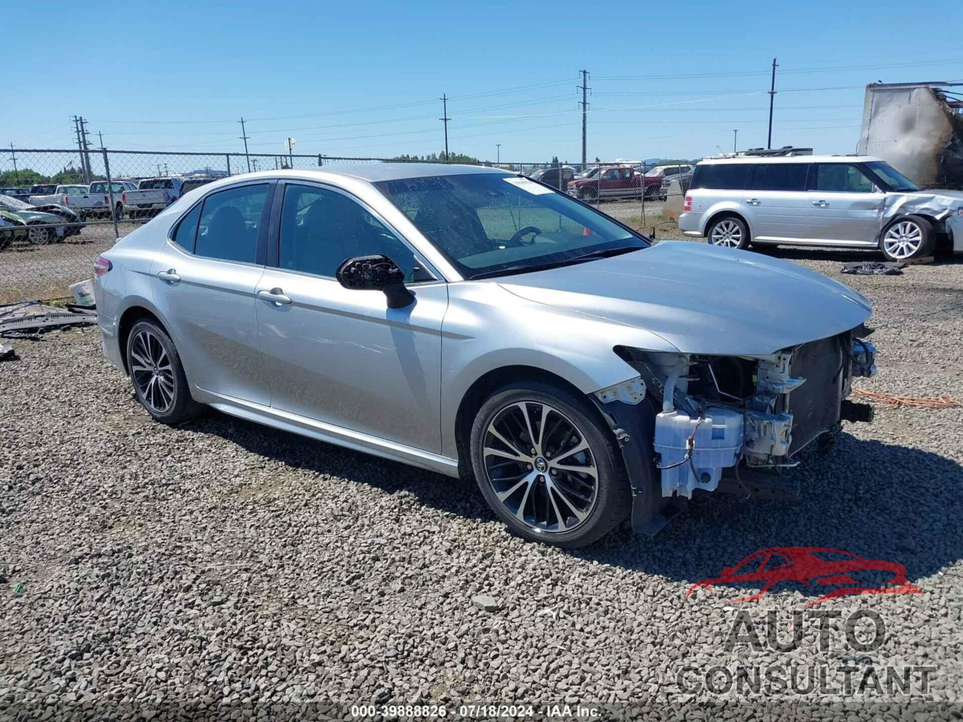 TOYOTA CAMRY 2018 - 4T1B11HK1JU034021