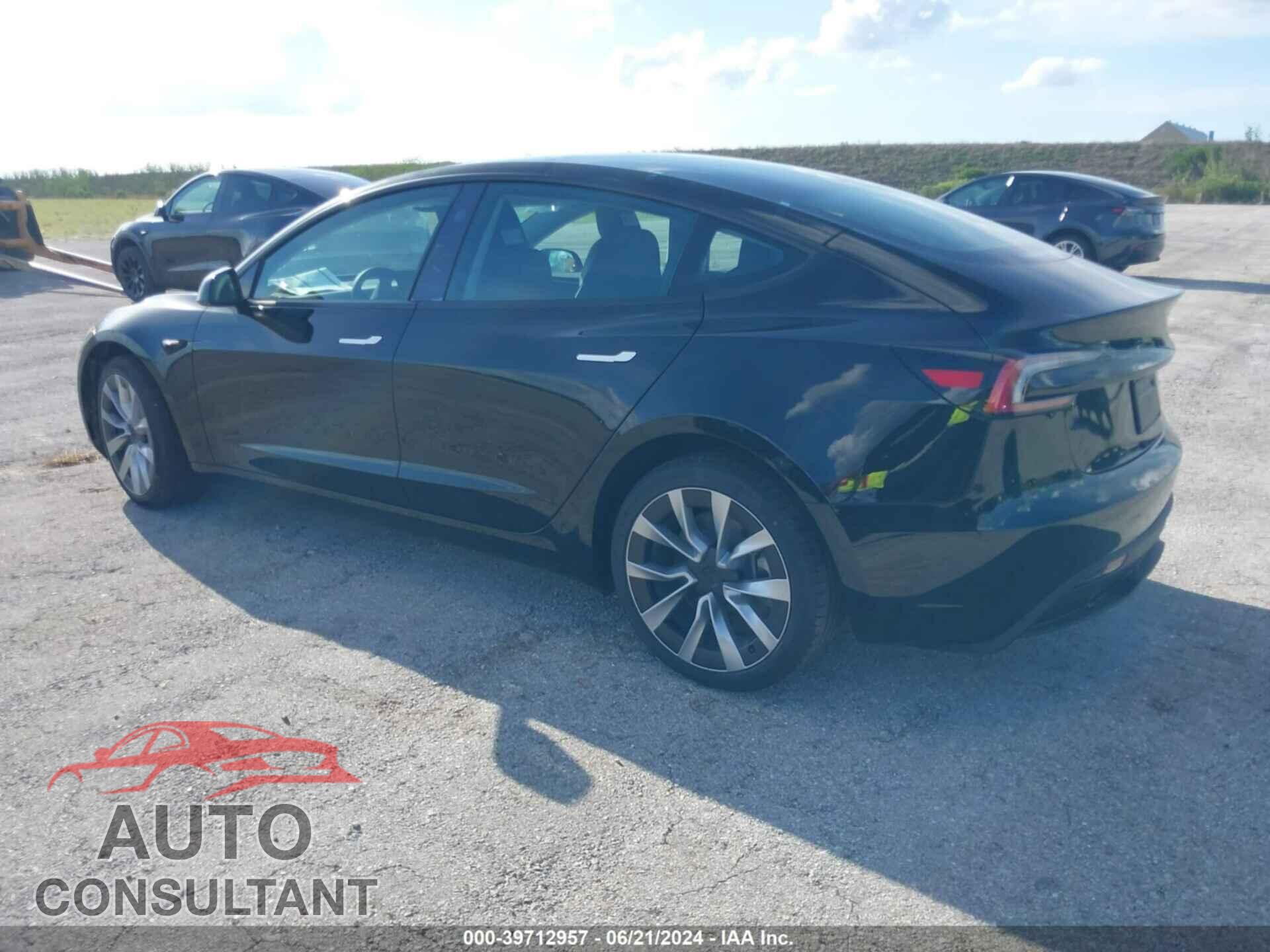 TESLA MODEL 3 2024 - 5YJ3E1EA9RF752378