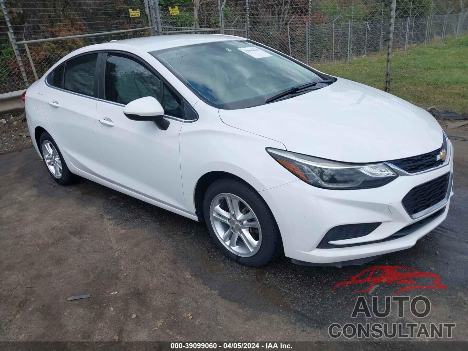 CHEVROLET CRUZE 2018 - 1G1BE5SM0J7162493