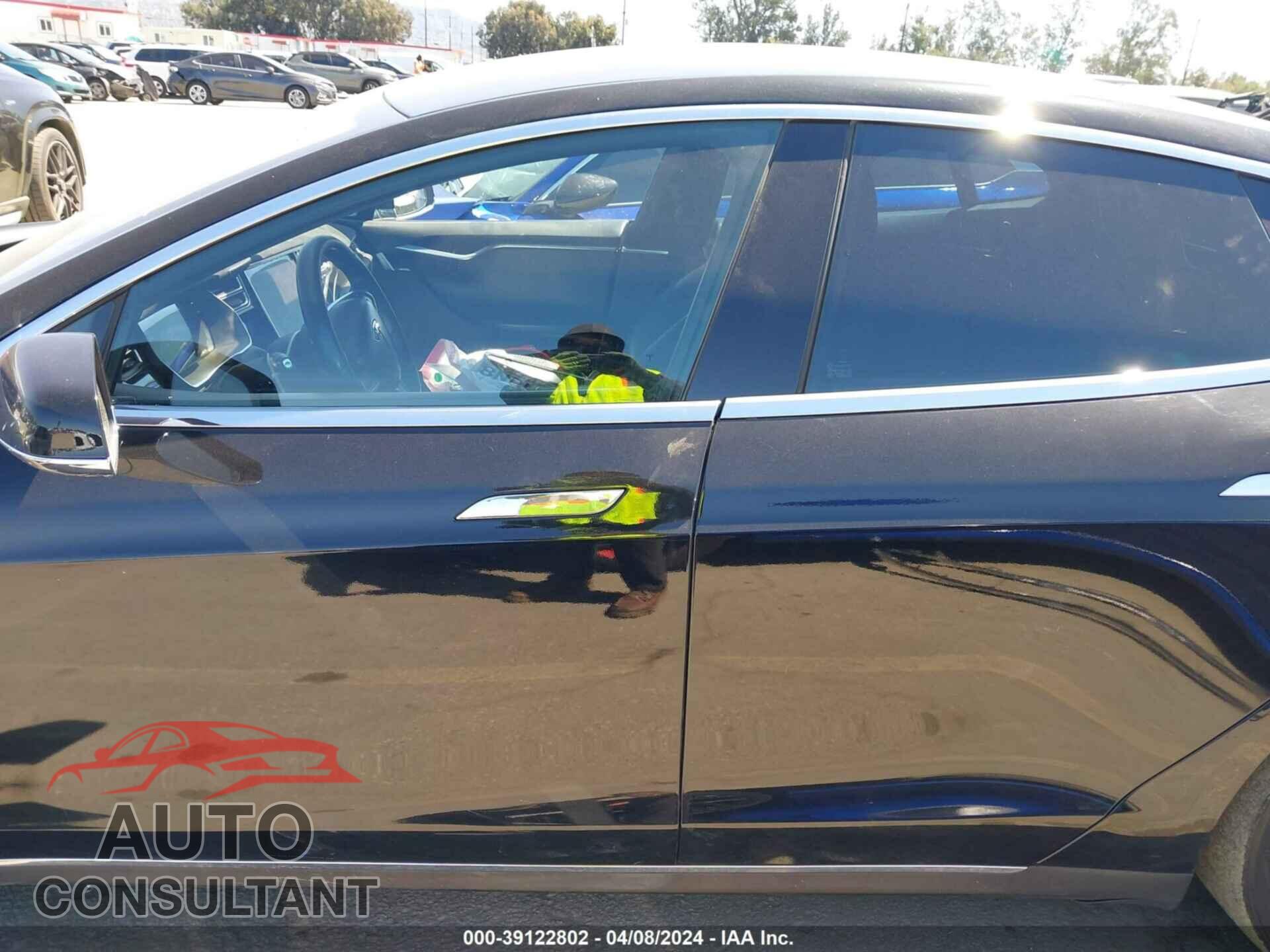 TESLA MODEL S 2016 - 5YJSA1E18GF131556
