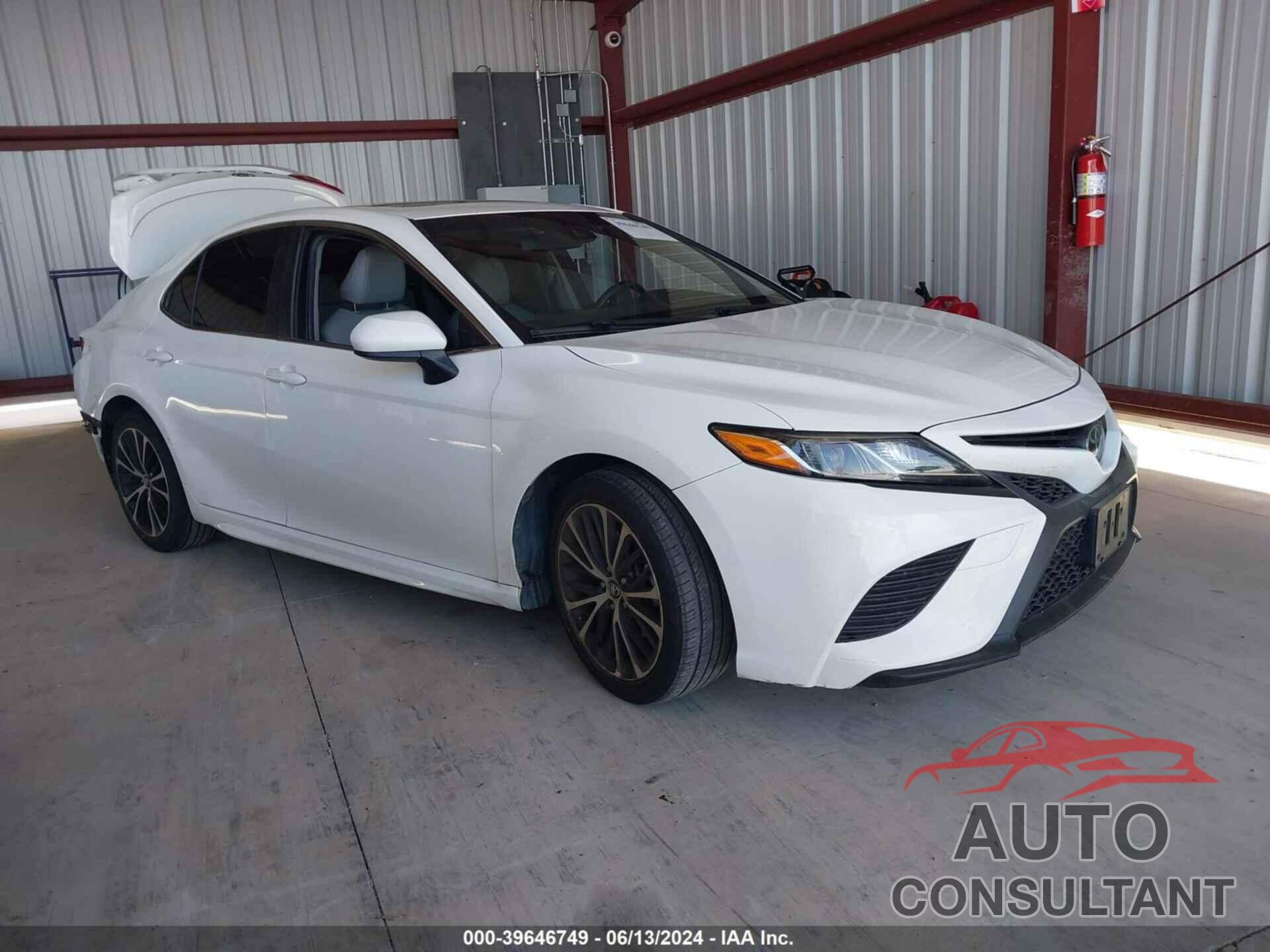 TOYOTA CAMRY 2018 - JTNB11HK2J3007240