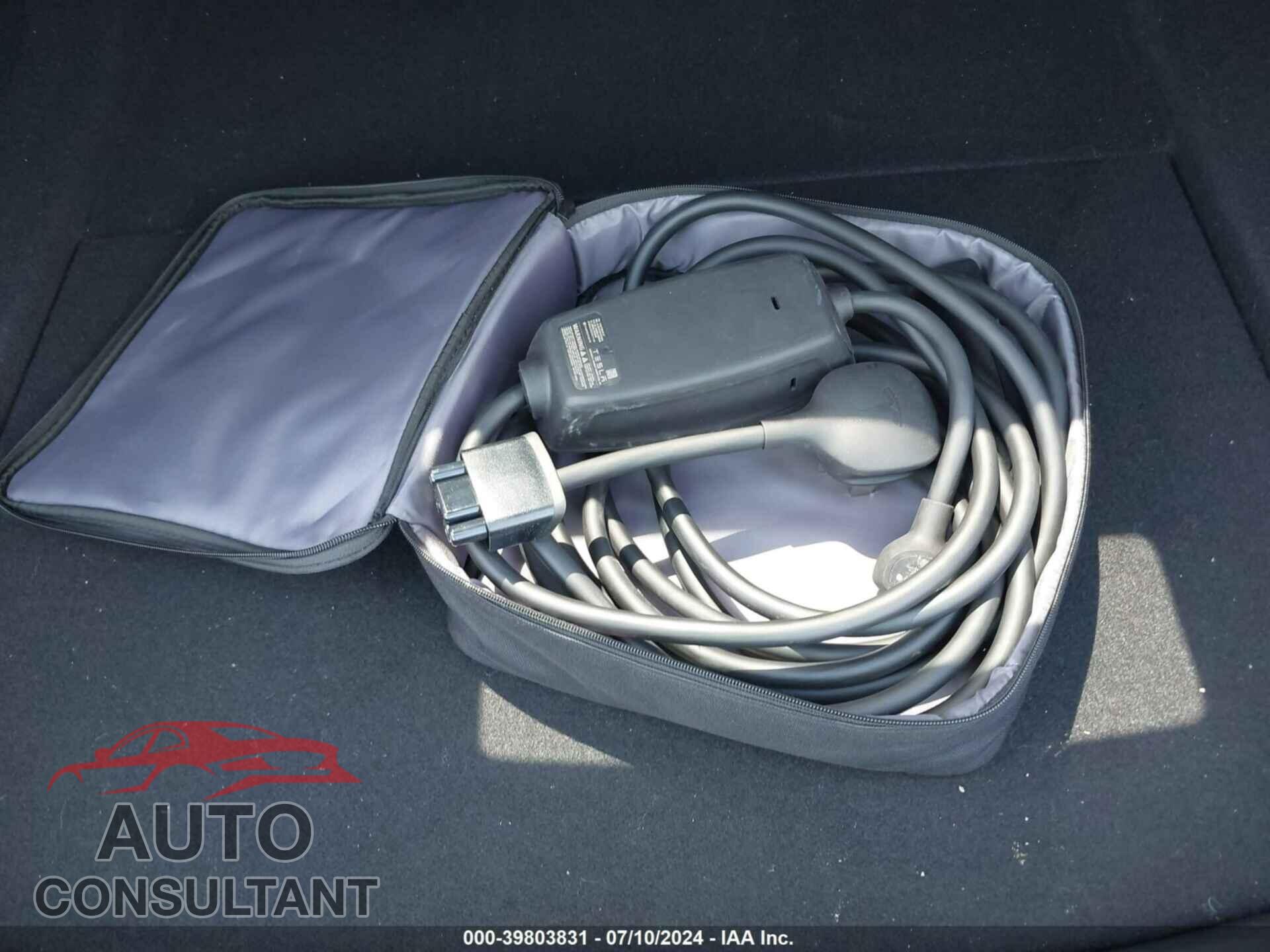 TESLA MODEL 3 2018 - 5YJ3E1EA2JF032134