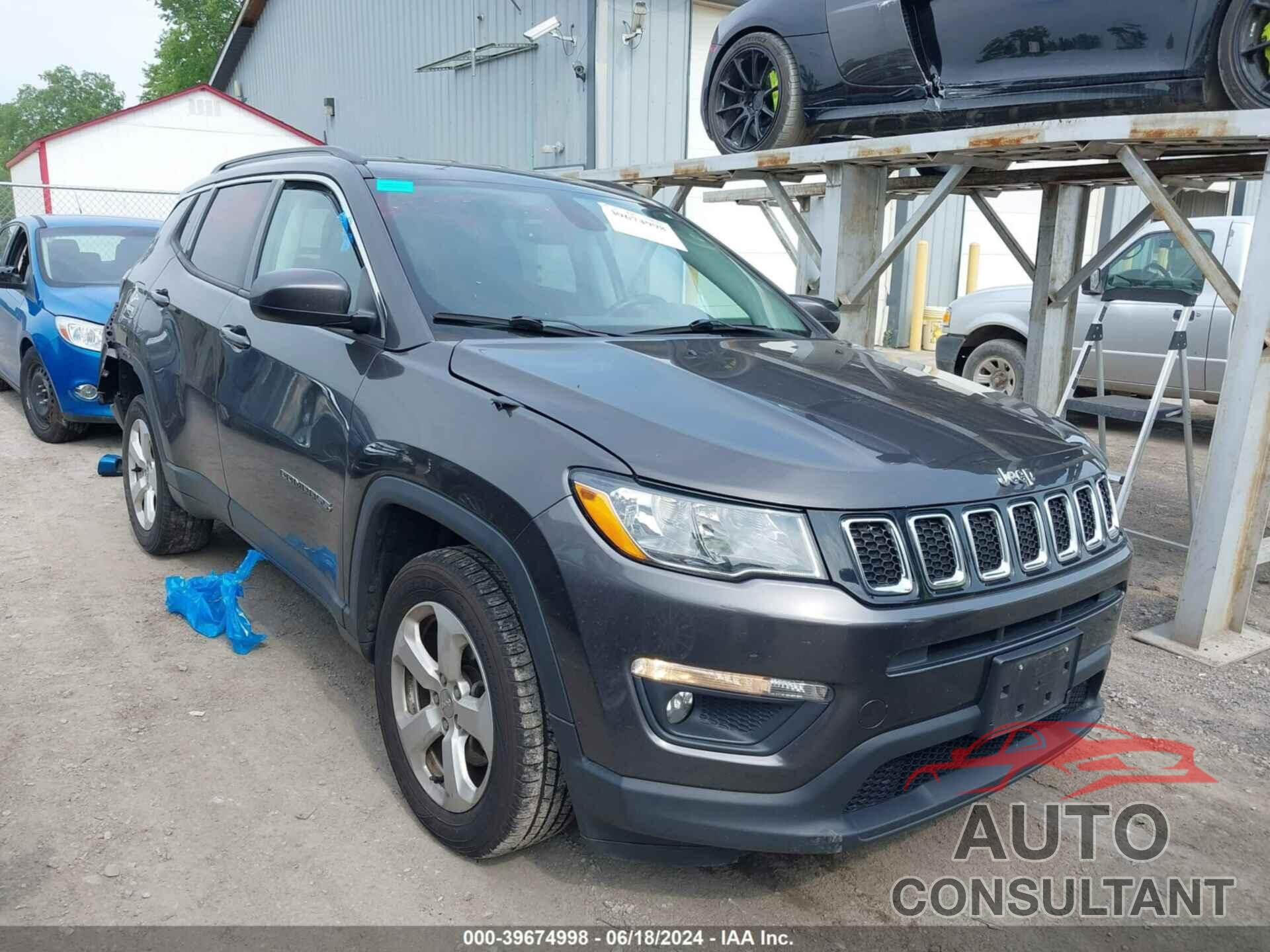 JEEP COMPASS 2018 - 3C4NJDBB5JT423315