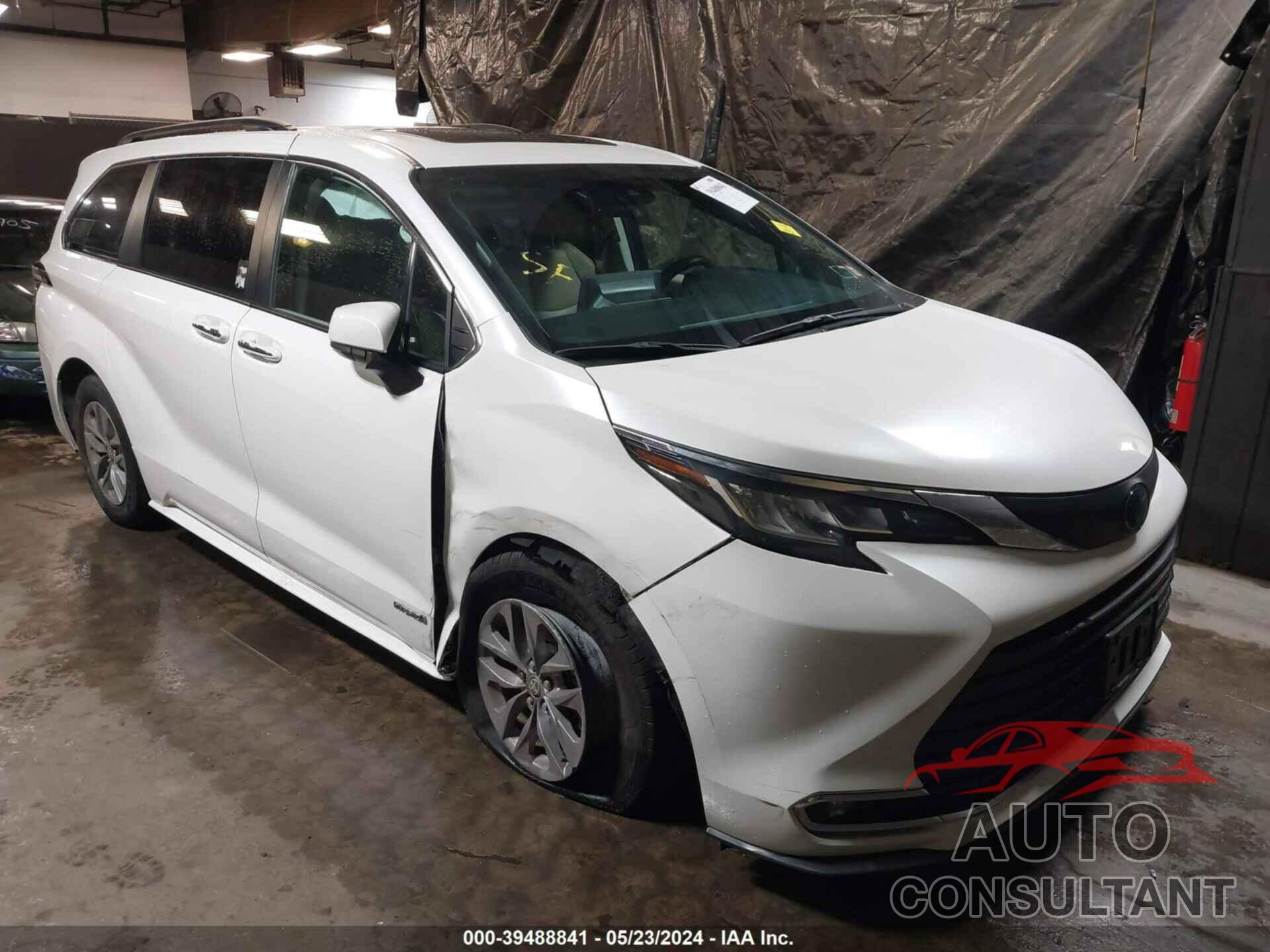 TOYOTA SIENNA 2021 - 5TDYRKEC0MS058989