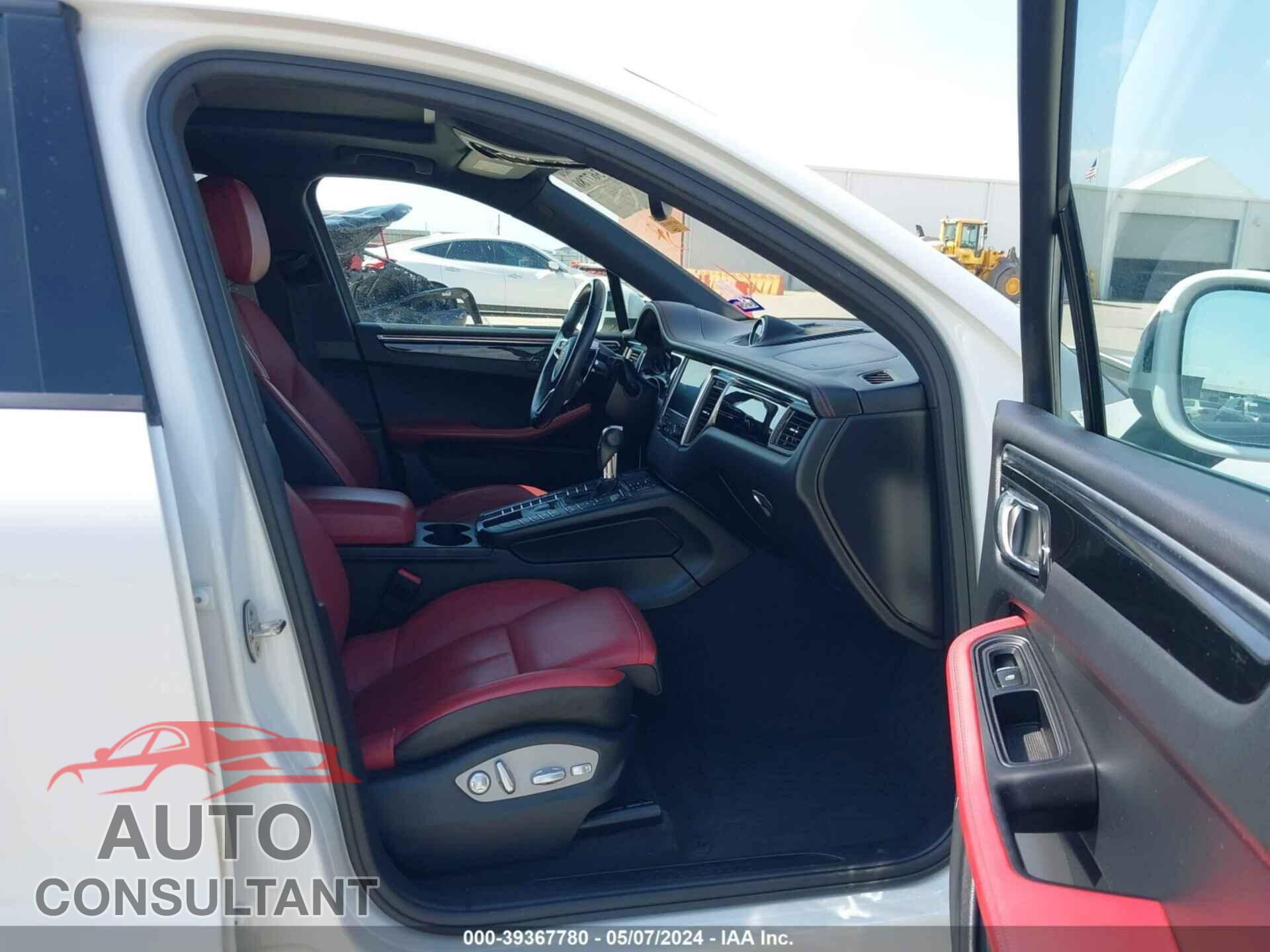 PORSCHE MACAN 2018 - WP1AA2A50JLB19639