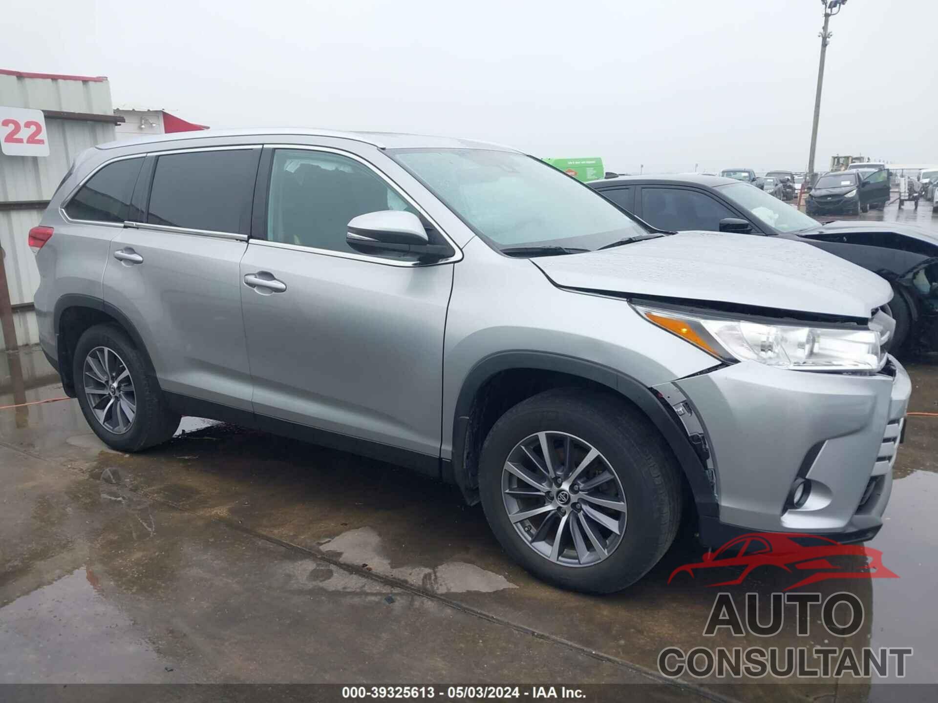 TOYOTA HIGHLANDER 2019 - 5TDJZRFH3KS572482