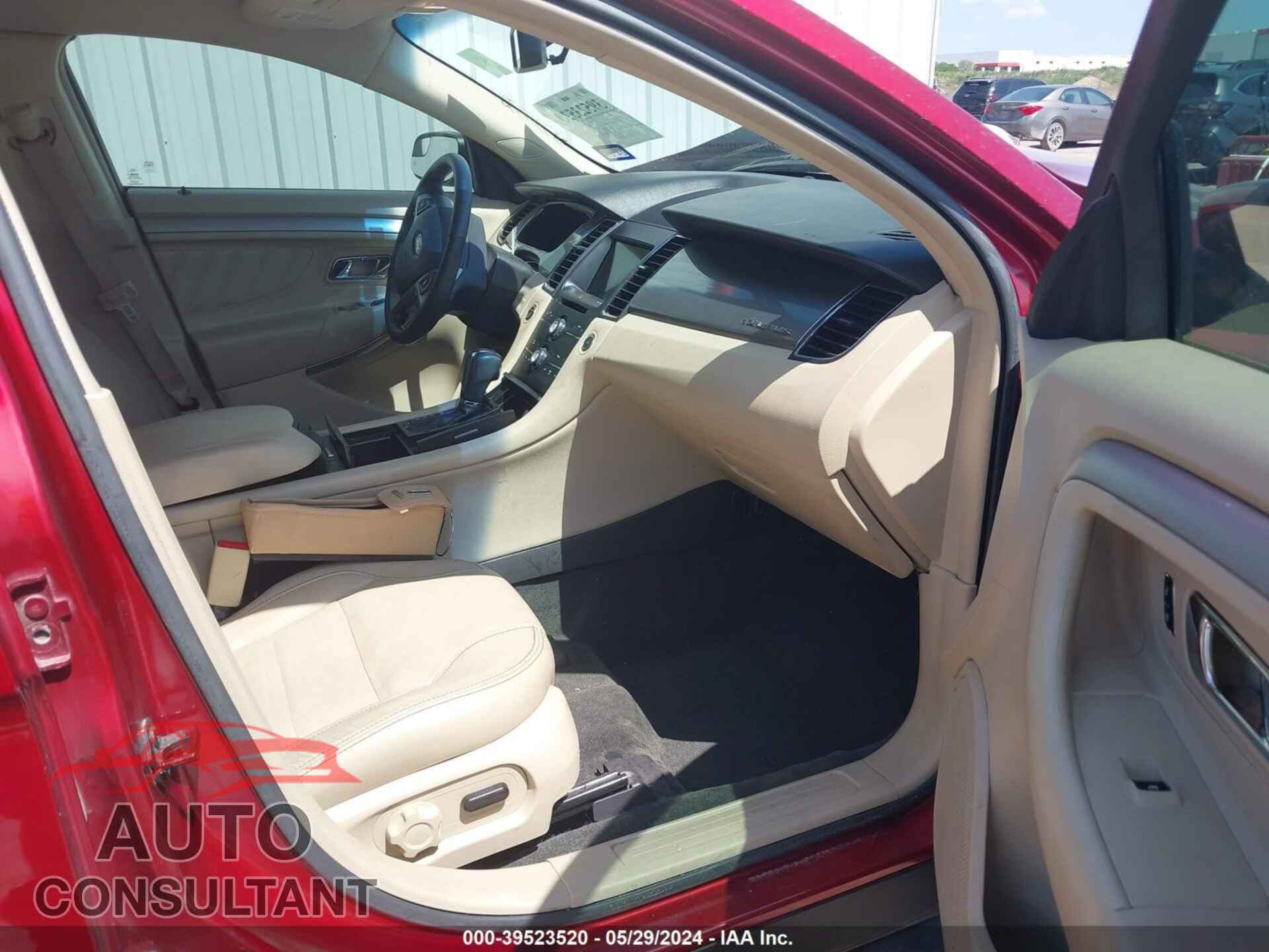 FORD TAURUS 2017 - 1FAHP2E84HG128906