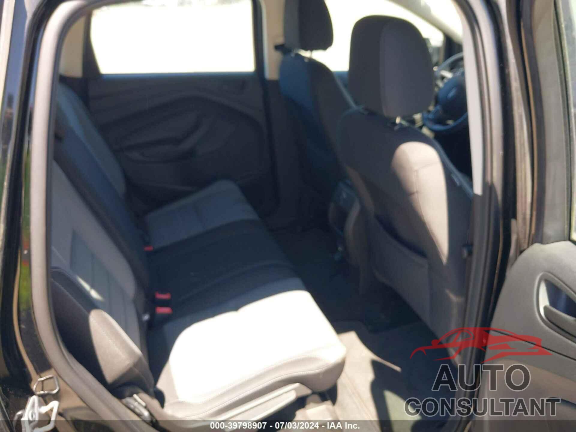 FORD ESCAPE 2017 - 1FMCU0F72HUD43155
