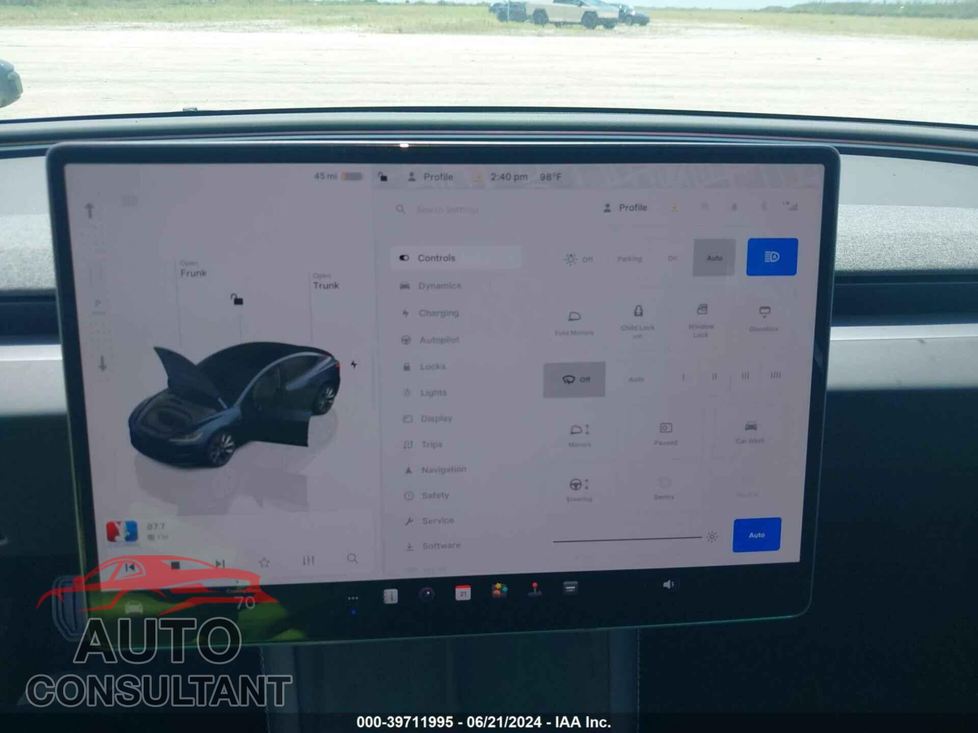 TESLA MODEL 3 2024 - 5YJ3E1EA7RF751049