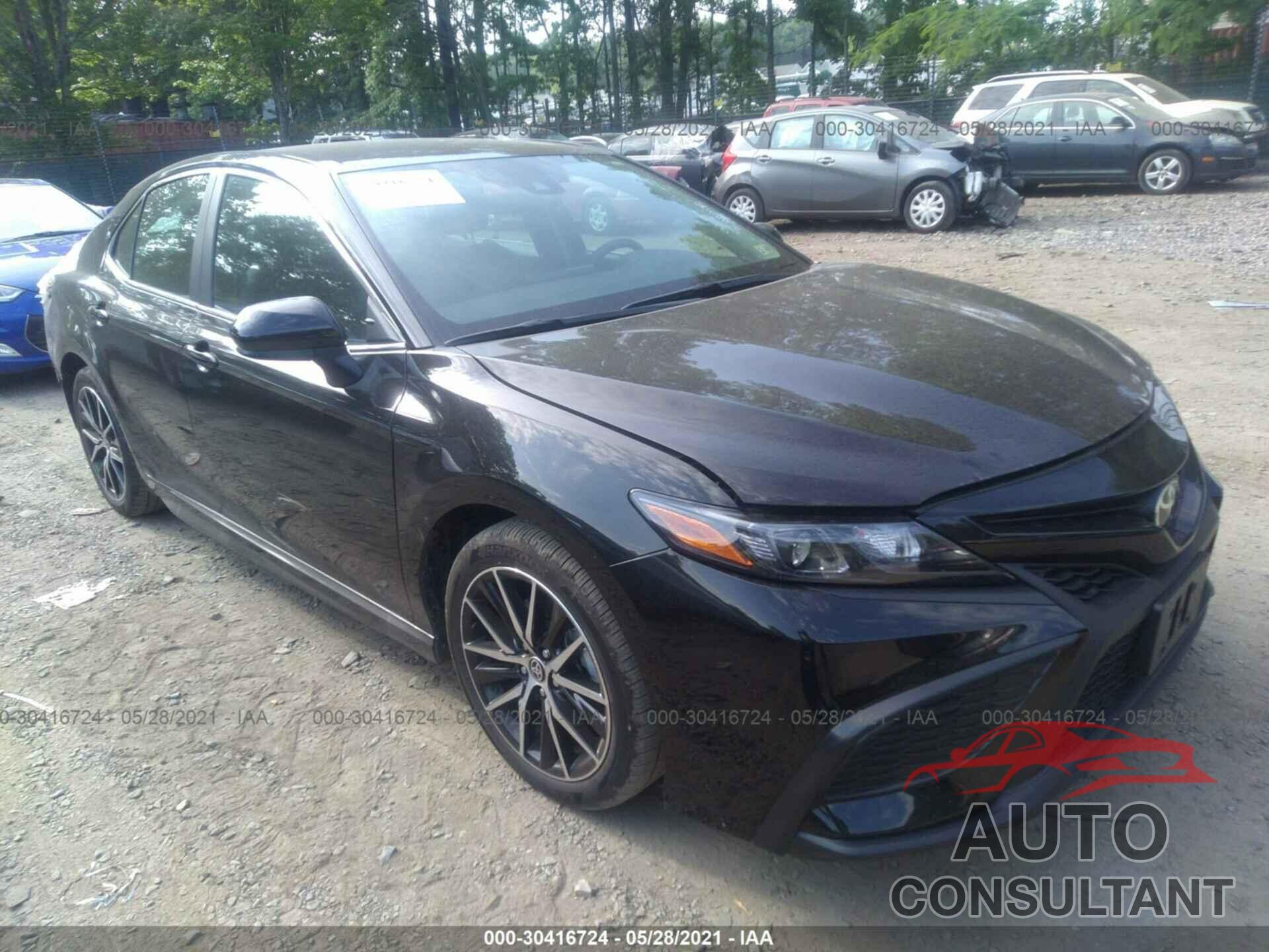 TOYOTA CAMRY 2021 - 4T1G11AK5MU552380