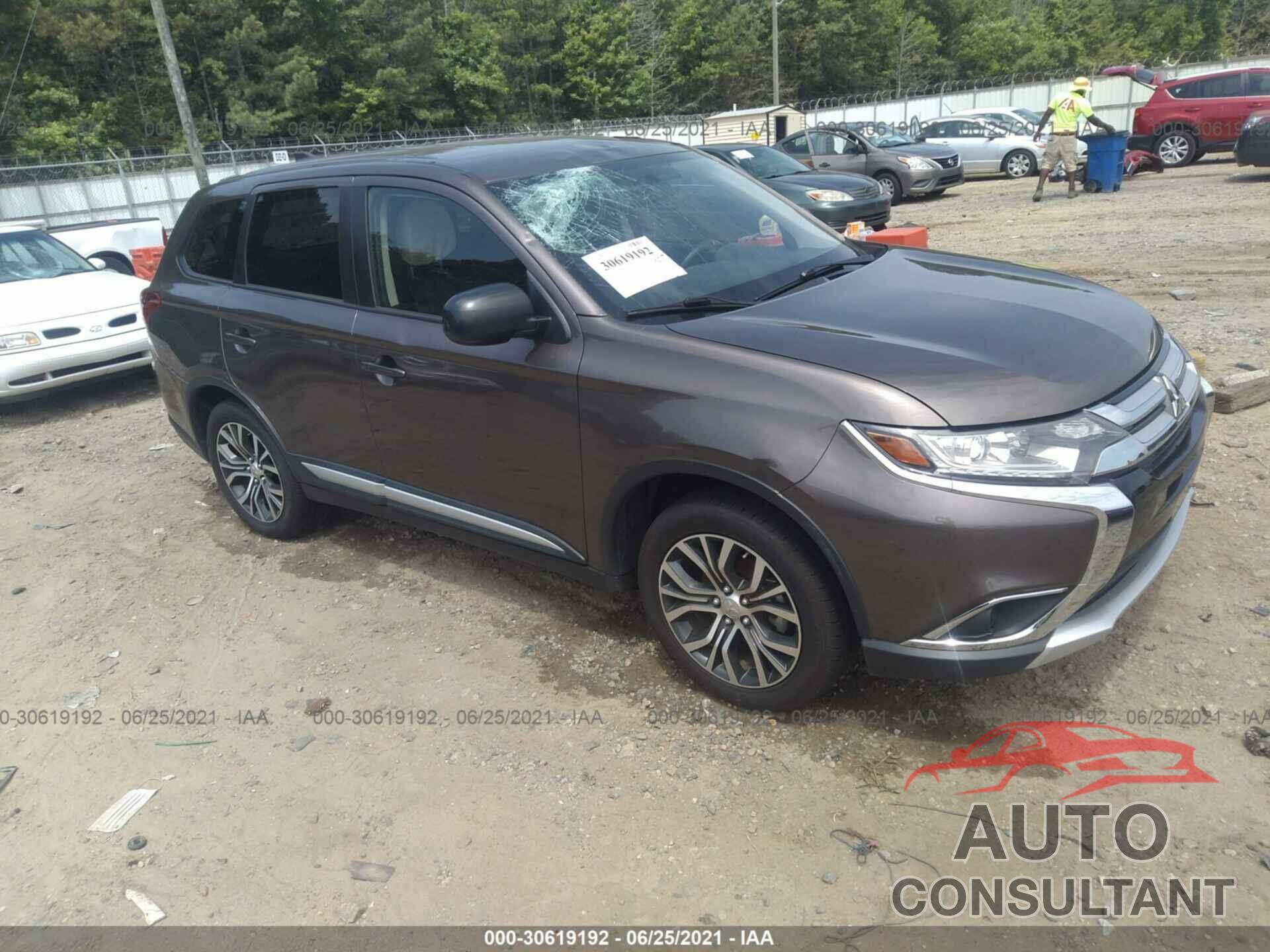 MITSUBISHI OUTLANDER 2018 - JA4AD2A38JZ051346