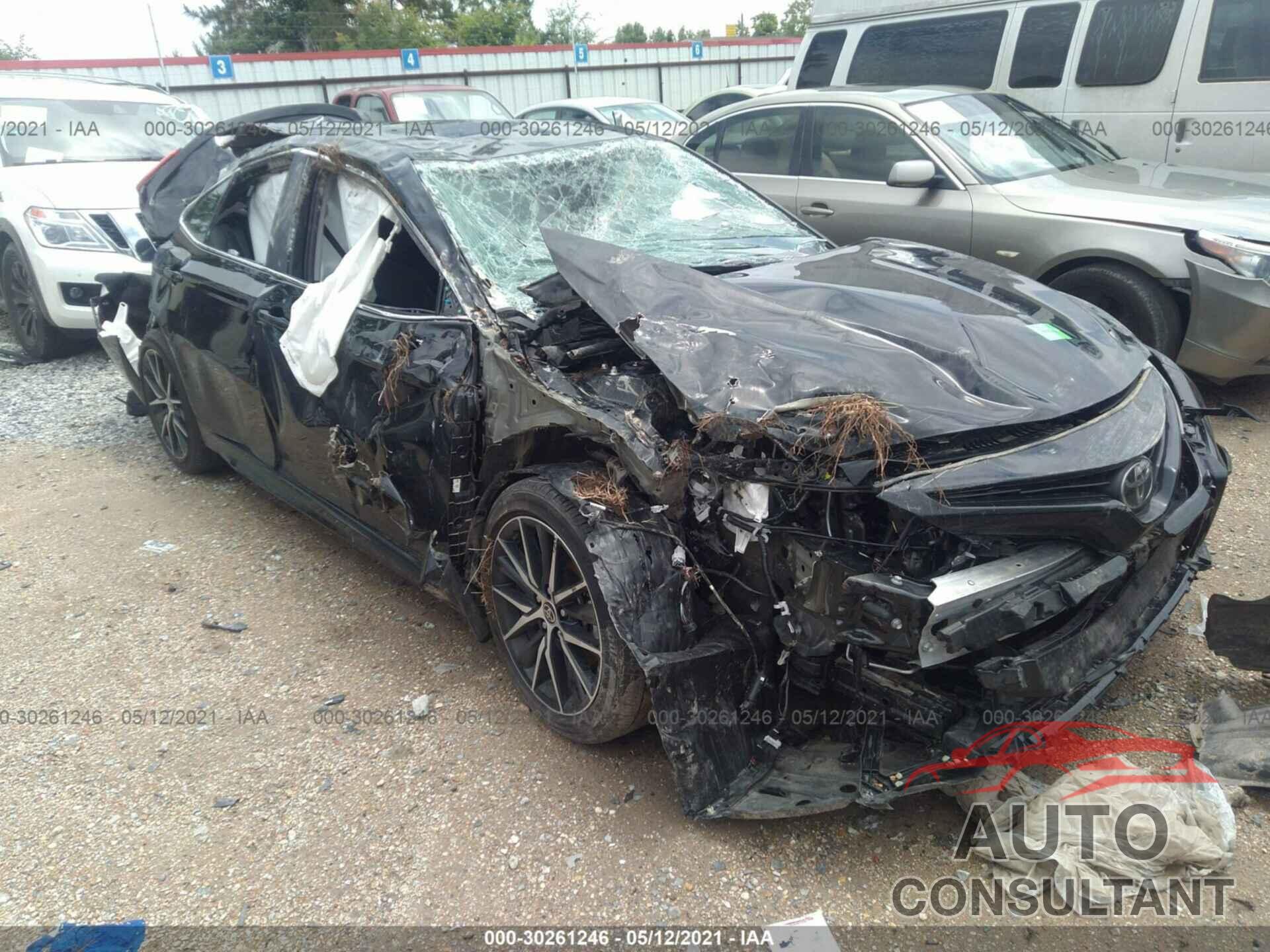 TOYOTA CAMRY 2021 - 4T1T11AK2MU545871
