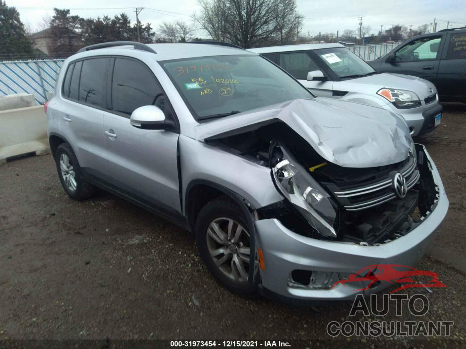 VOLKSWAGEN TIGUAN 2016 - WVGBV7AX8GW541542