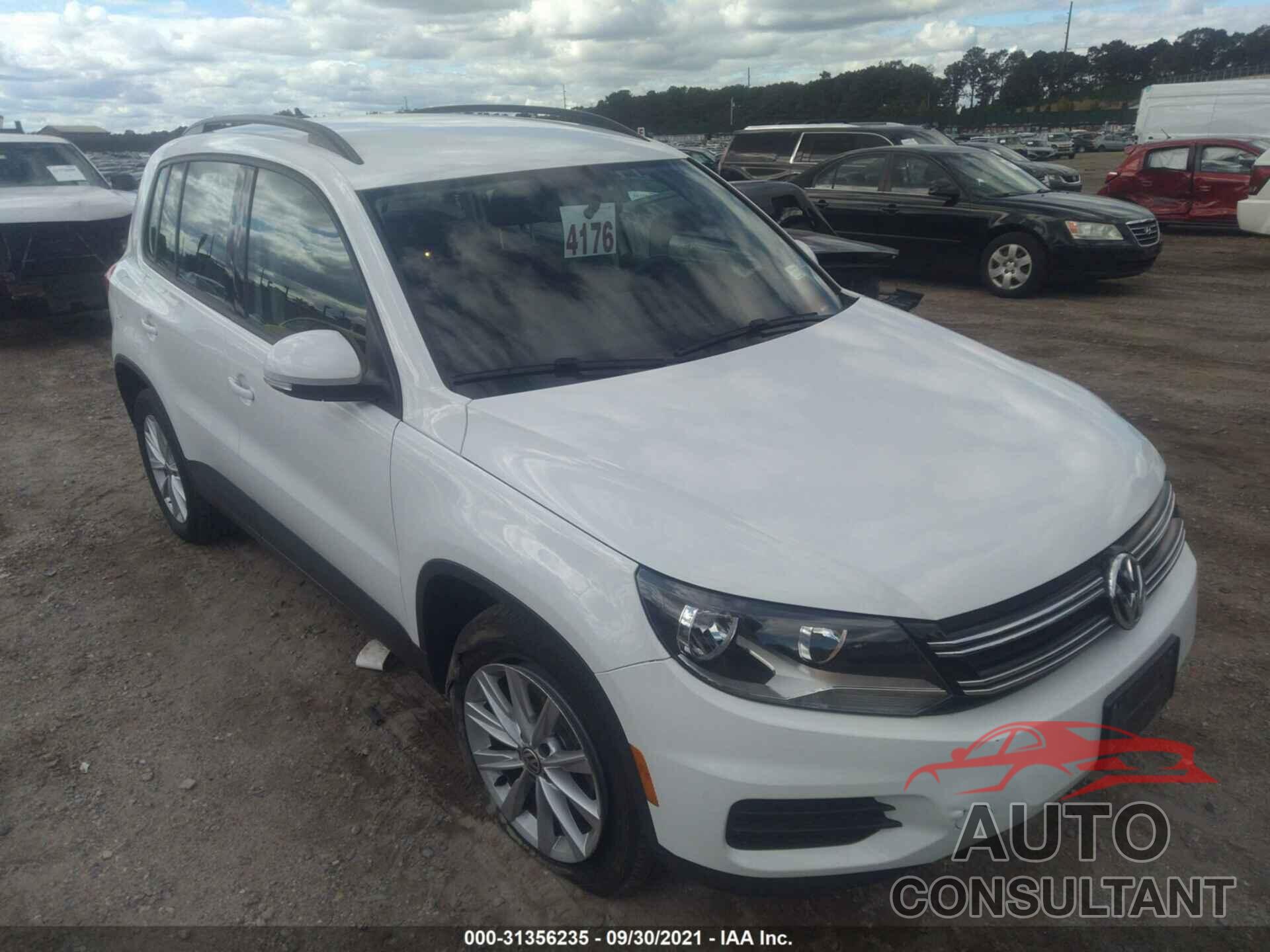 VOLKSWAGEN TIGUAN 2017 - WVGBV7AX9HK054164