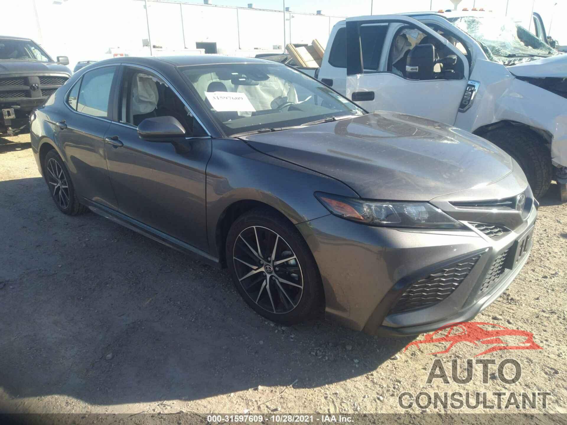 TOYOTA CAMRY 2021 - 4T1G11AK8MU455187