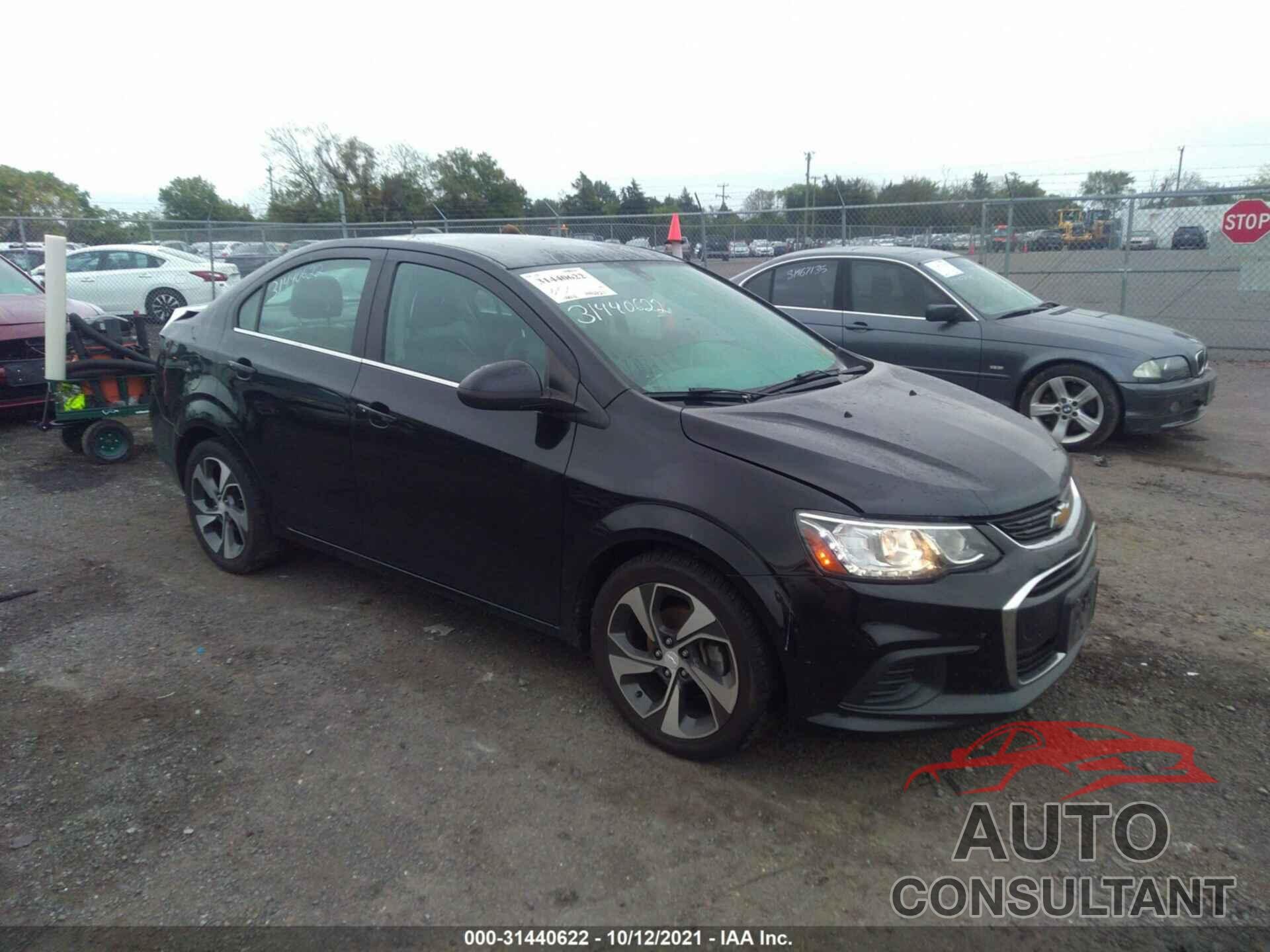 CHEVROLET SONIC 2017 - 1G1JF5SB5H4111977