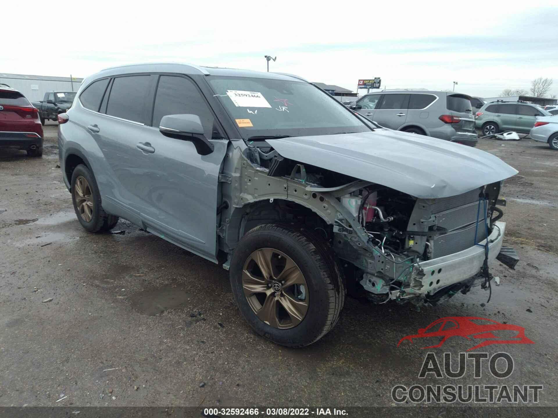 TOYOTA HIGHLANDER 2022 - 5TDAARAH2NS511630