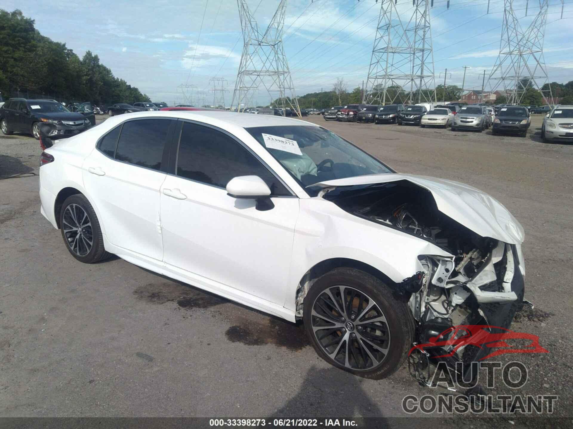 TOYOTA CAMRY 2018 - 4T1B11HK2JU647832