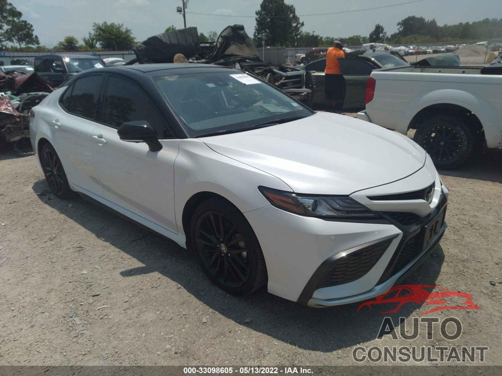 TOYOTA CAMRY 2021 - 4T1KZ1AK9MU047526
