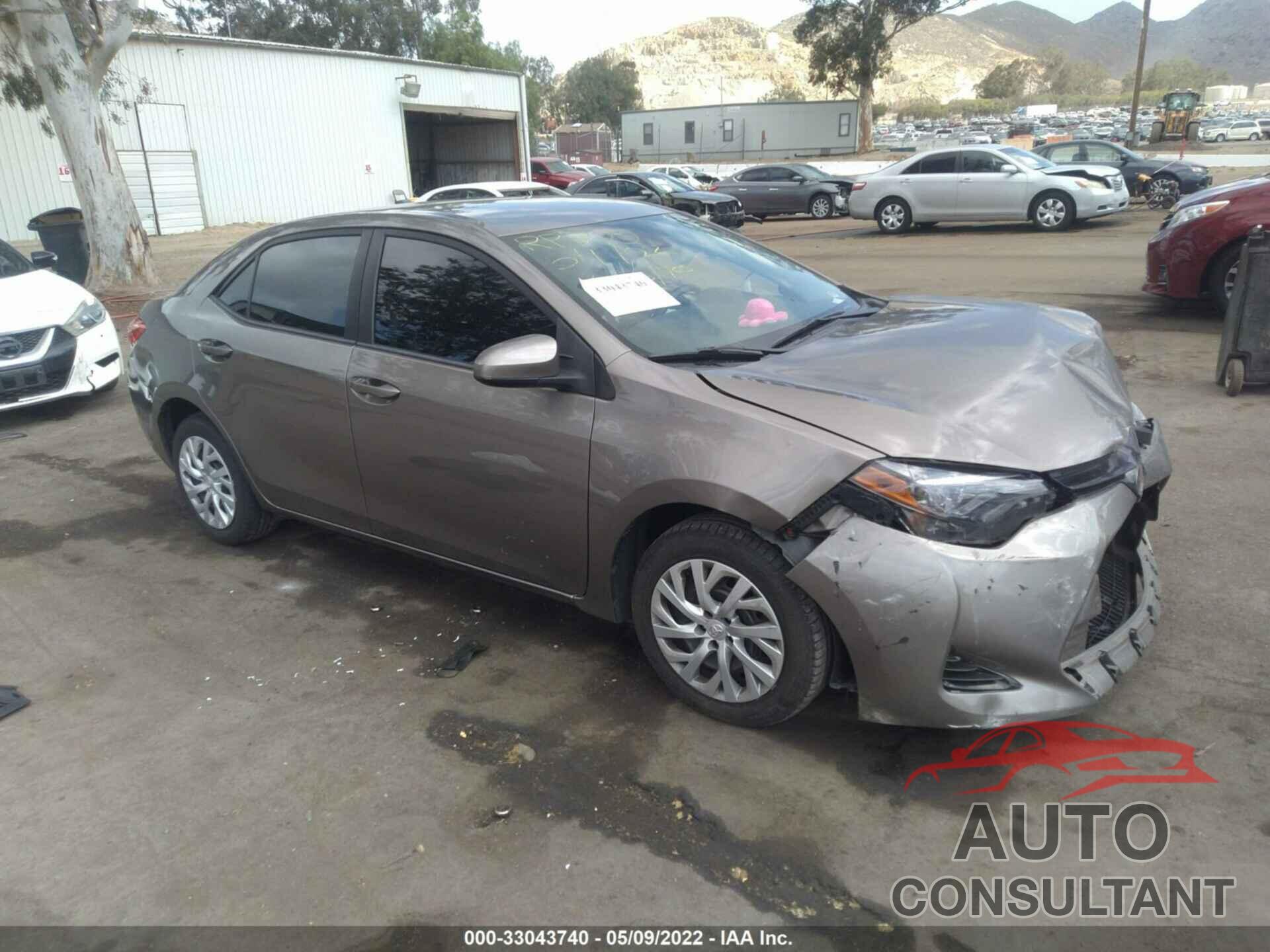 TOYOTA COROLLA 2018 - 5YFBURHE5JP824309