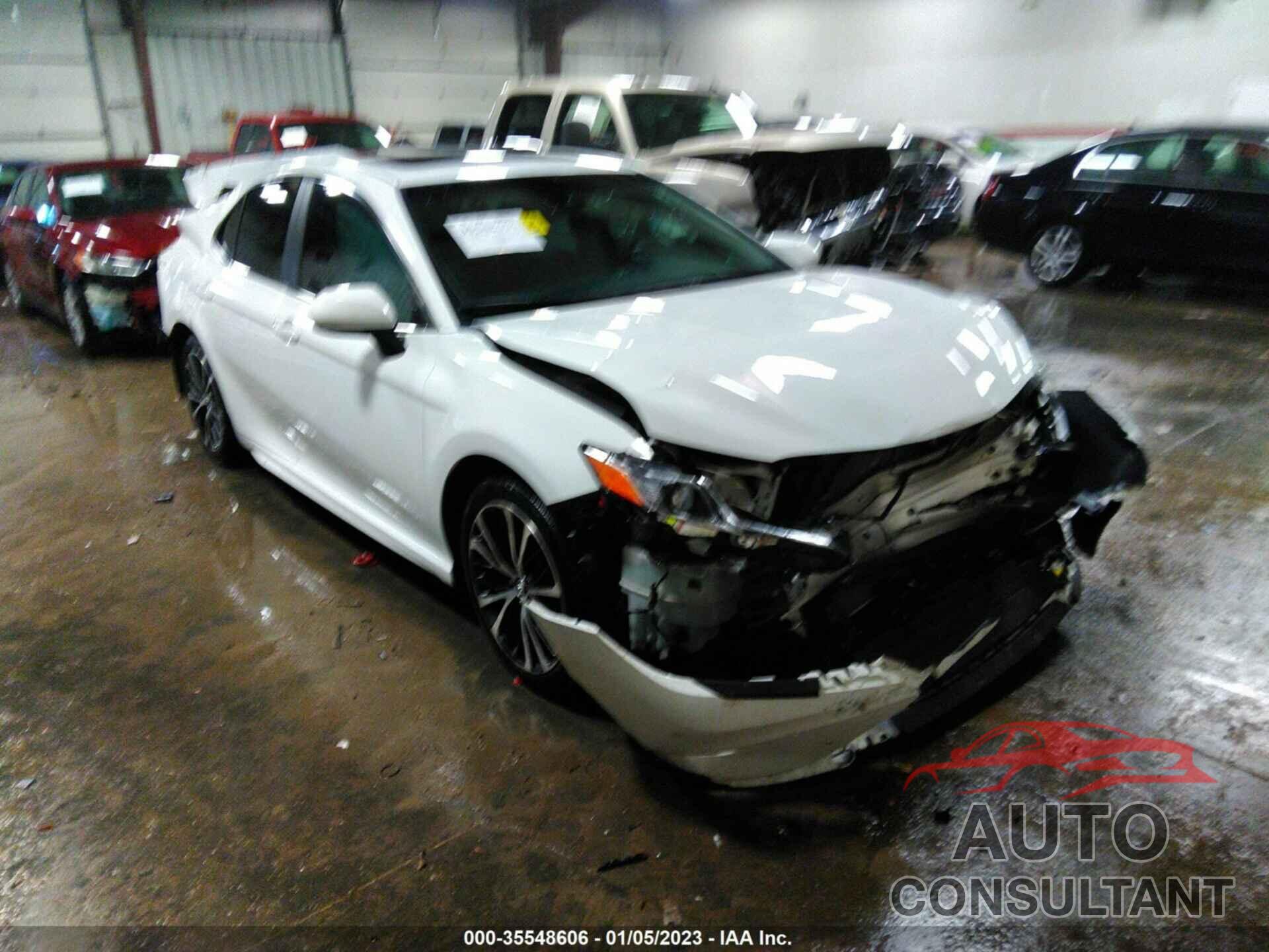 TOYOTA CAMRY 2018 - 4T1B11HK5JU027251