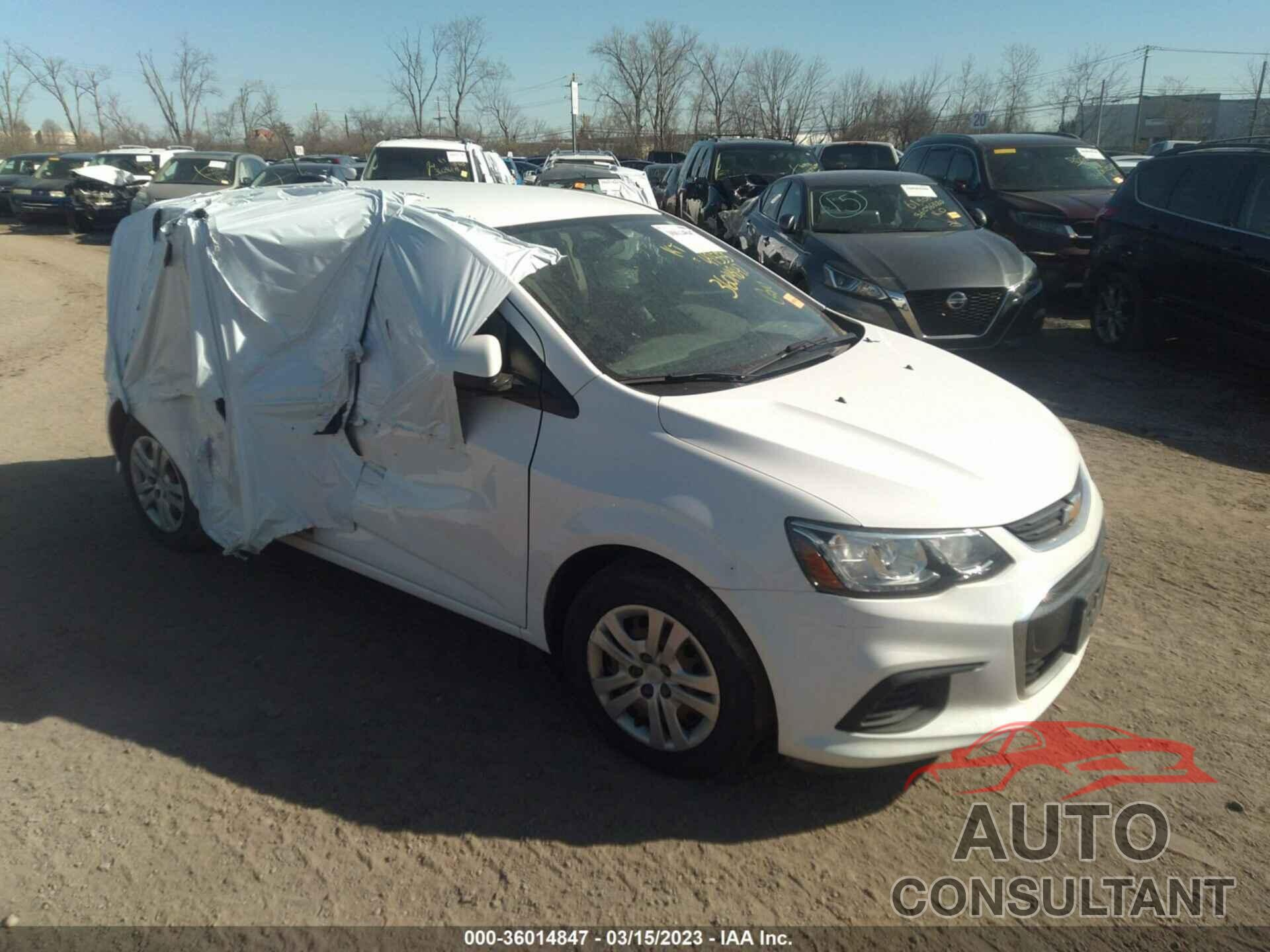 CHEVROLET SONIC 2018 - 1G1JG6SH2J4107429