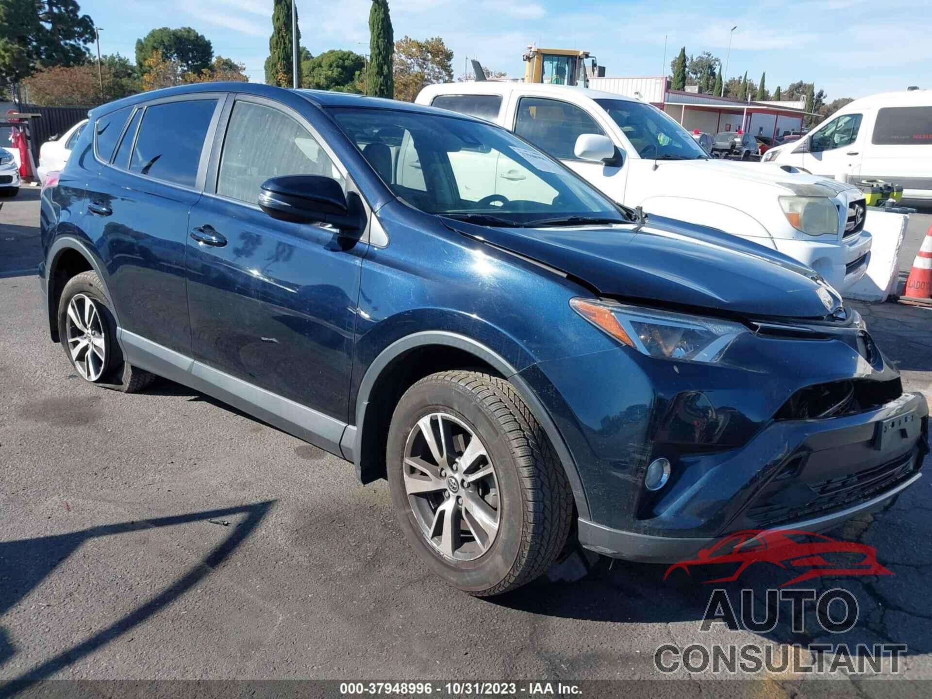 TOYOTA RAV4 2018 - JTMWFREV3JD120323