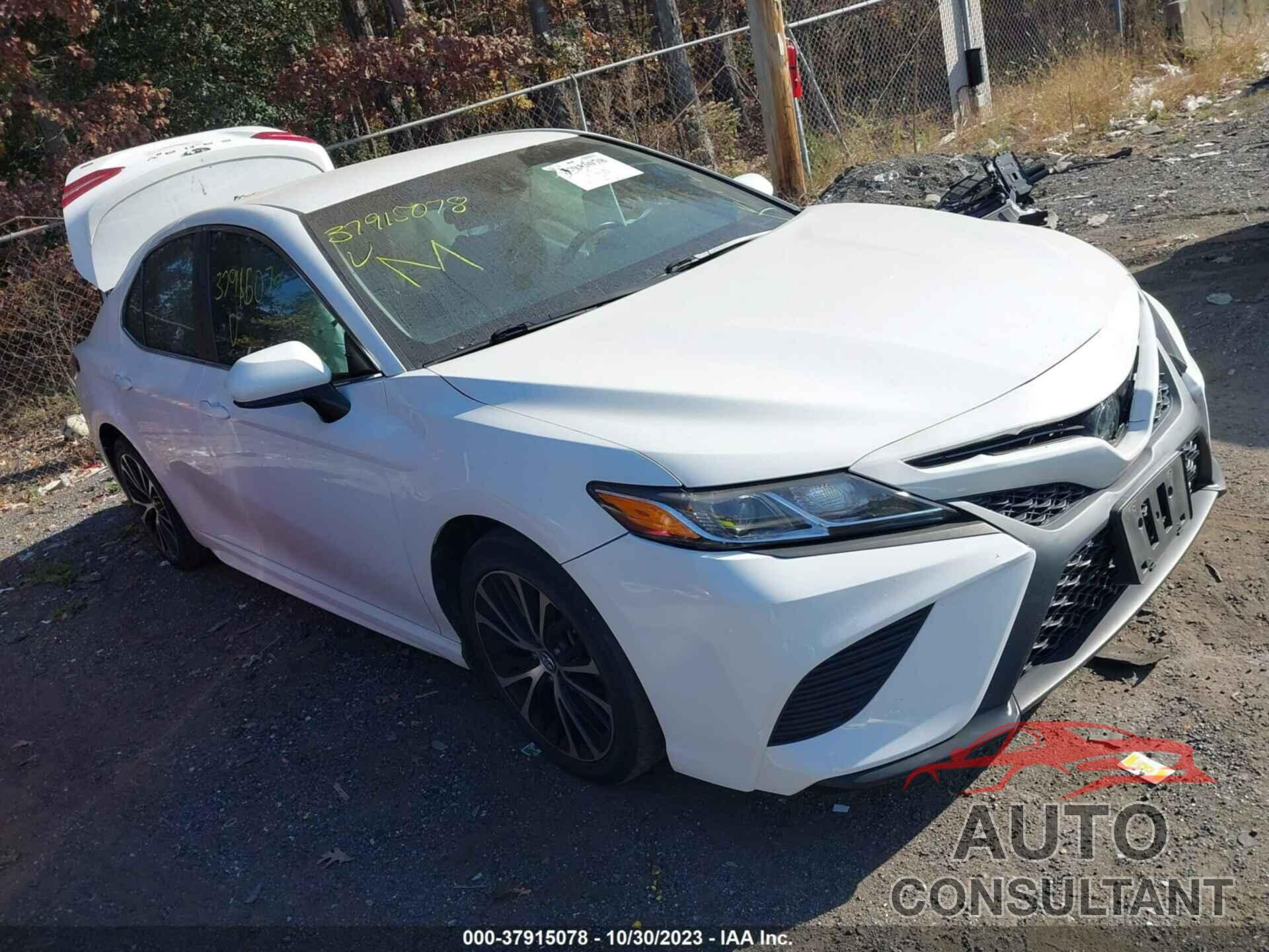 TOYOTA CAMRY 2018 - 4T1B11HK5JU077910