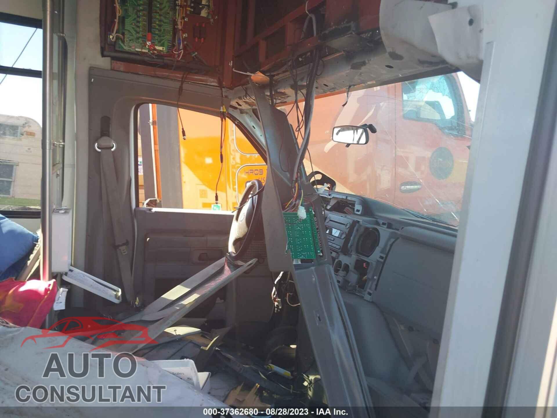 FORD E-350 CUTAWAY 2018 - 1FDEE3FSXJDC64344