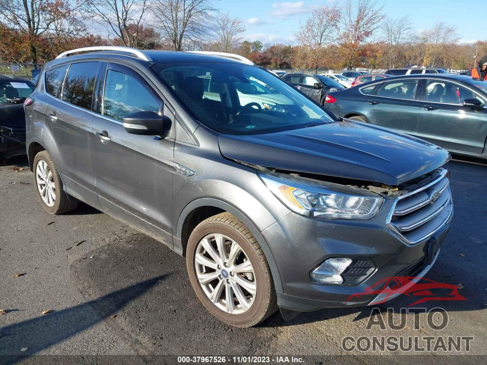 FORD ESCAPE 2017 - 1FMCU9J96HUE41893