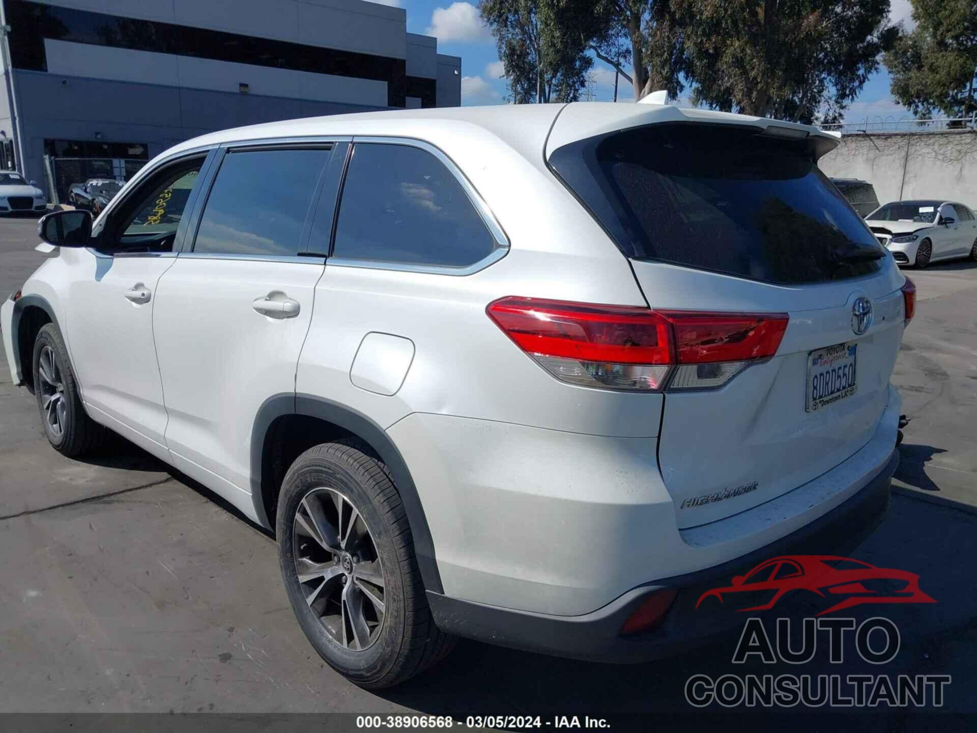 TOYOTA HIGHLANDER 2018 - 5TDZZRFH6JS245222