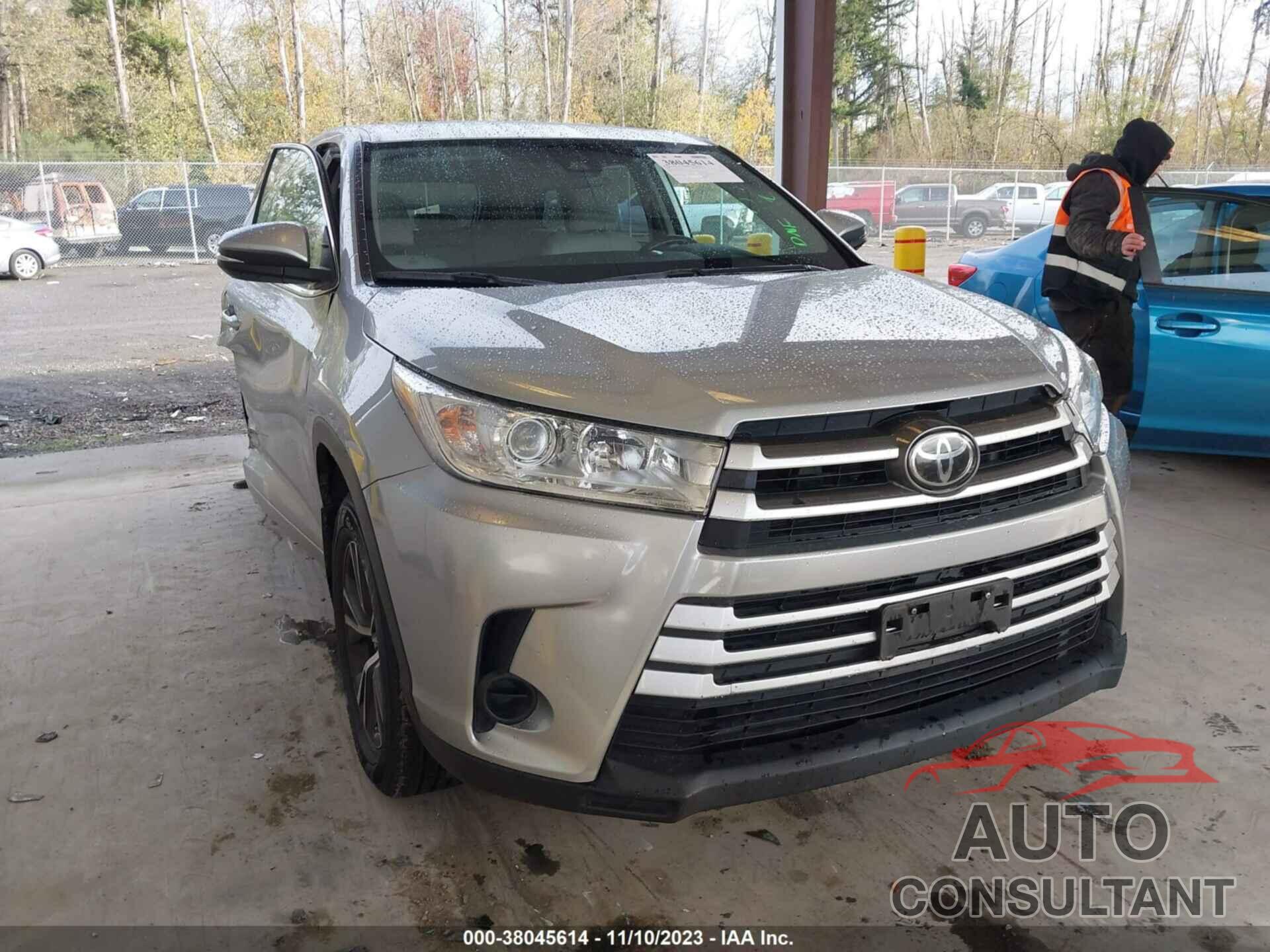 TOYOTA HIGHLANDER 2018 - 5TDBZRFH0JS871754