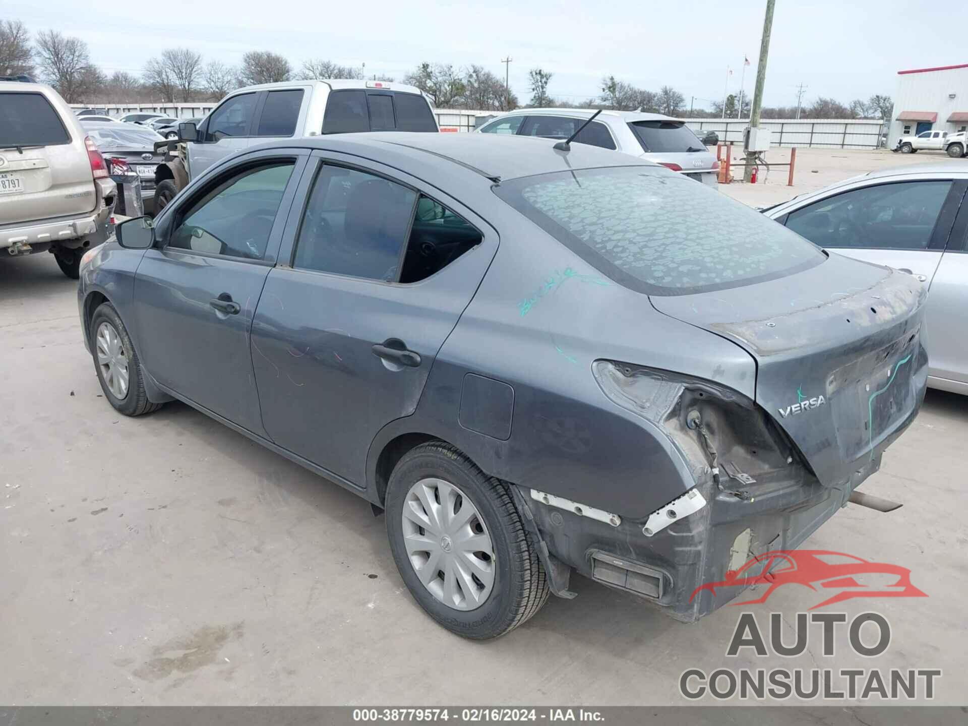 NISSAN VERSA 2018 - 3N1CN7AP9JL810480