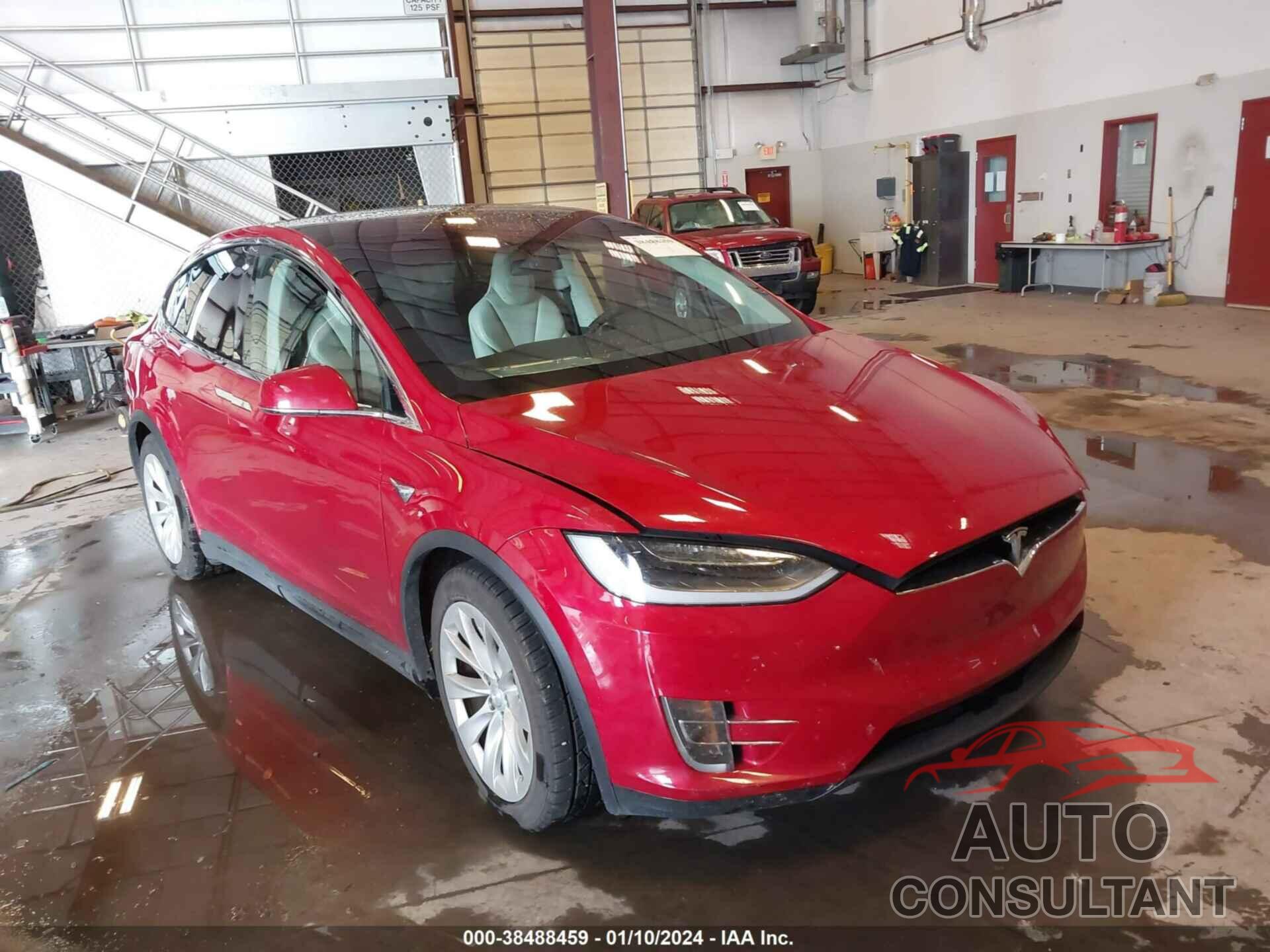 TESLA MODEL X 2017 - 5YJXCAE20HF060315