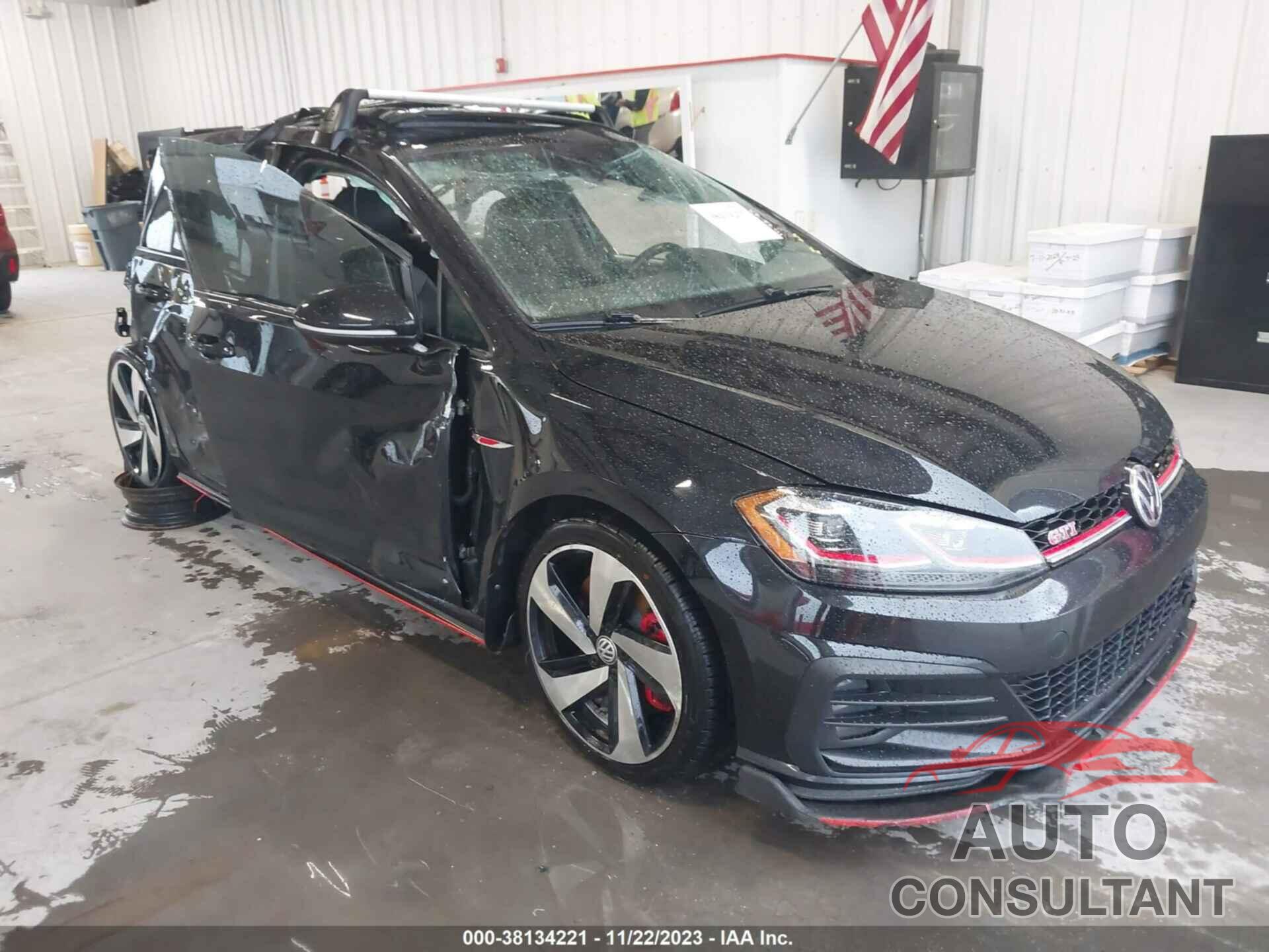 VOLKSWAGEN GOLF GTI 2018 - 3VW447AU7JM253781
