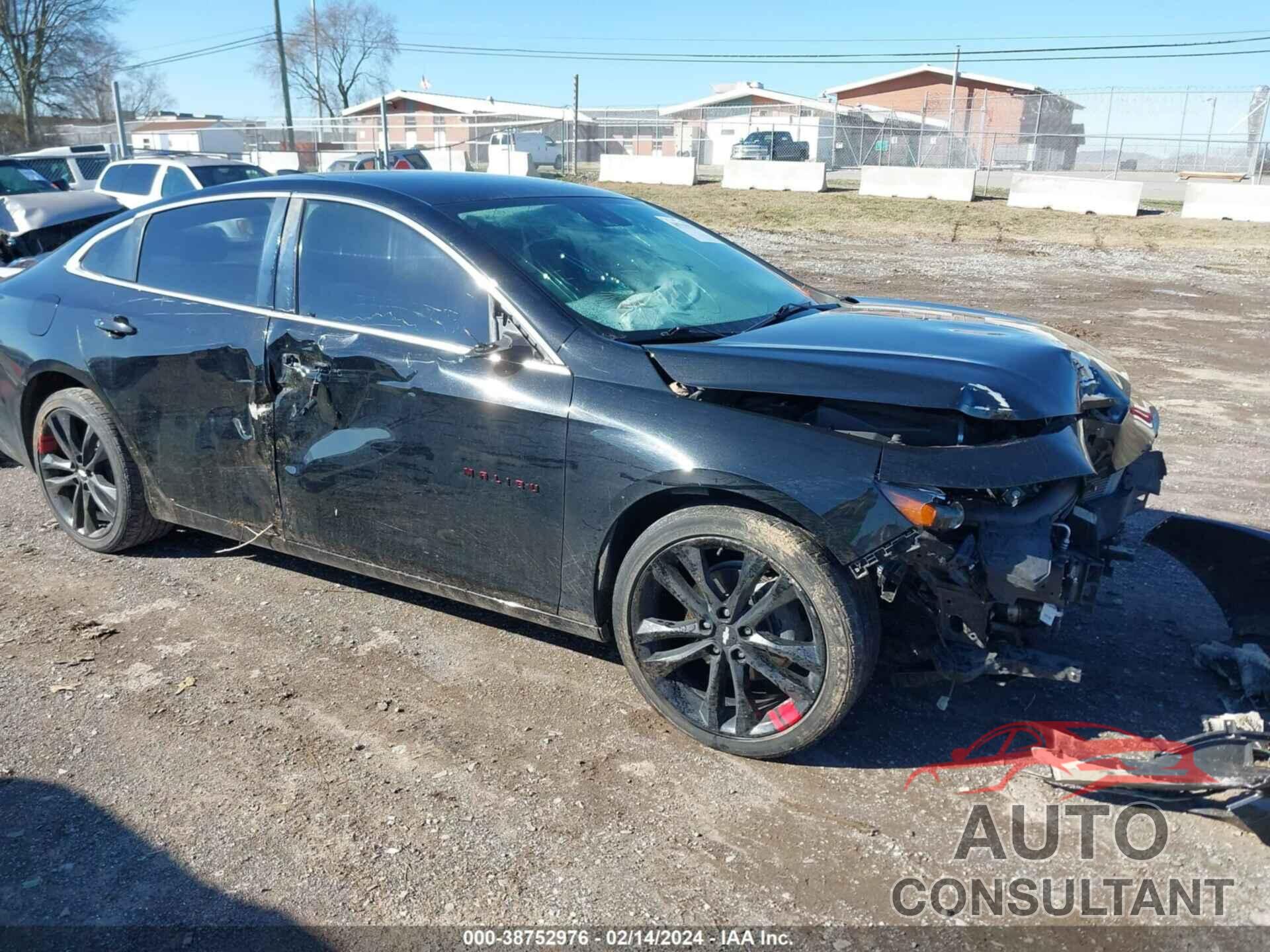 CHEVROLET MALIBU 2018 - 1G1ZD5ST0JF215661