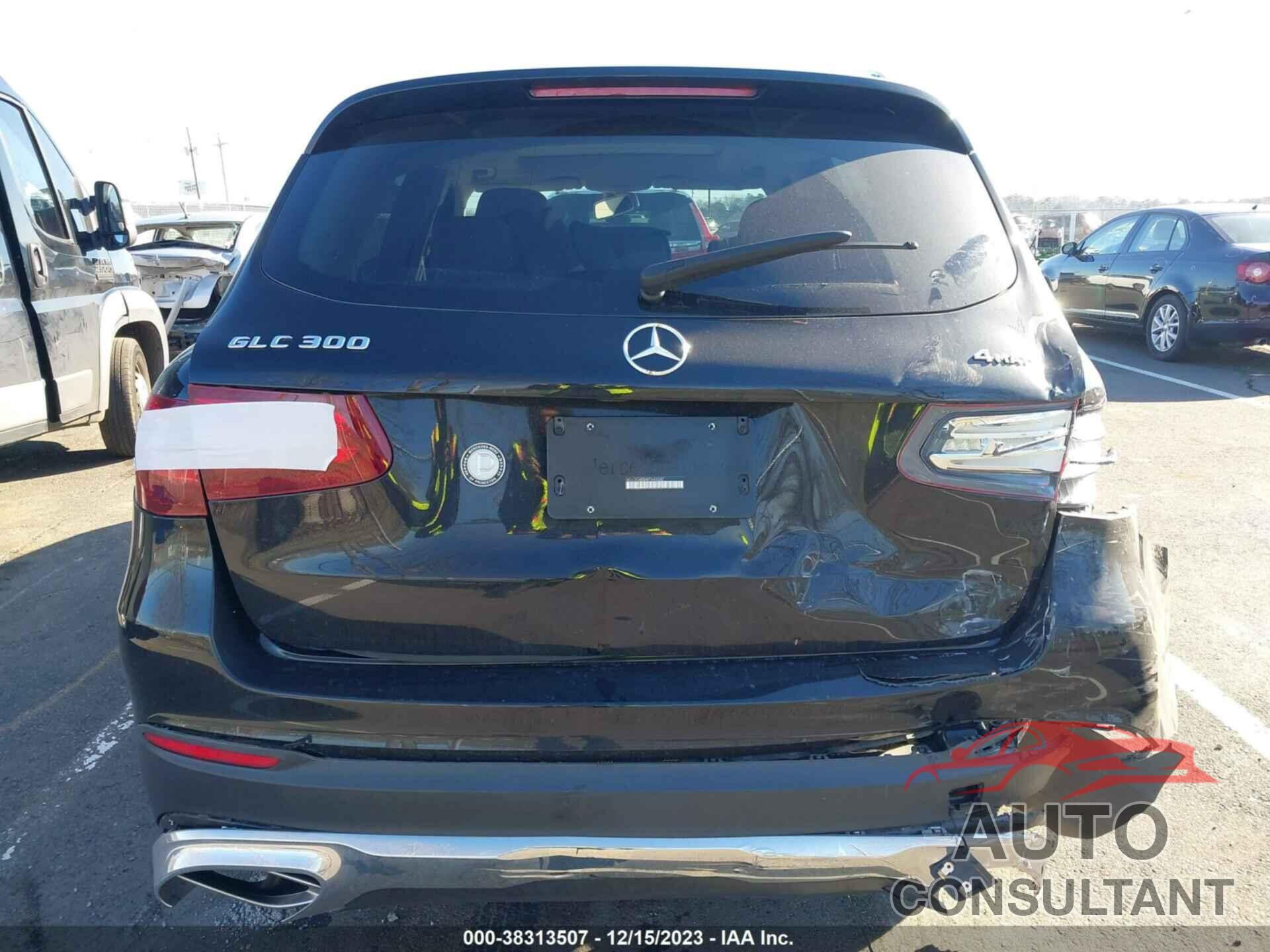 MERCEDES-BENZ GLC 300 2019 - WDC0G4KB4KF643687