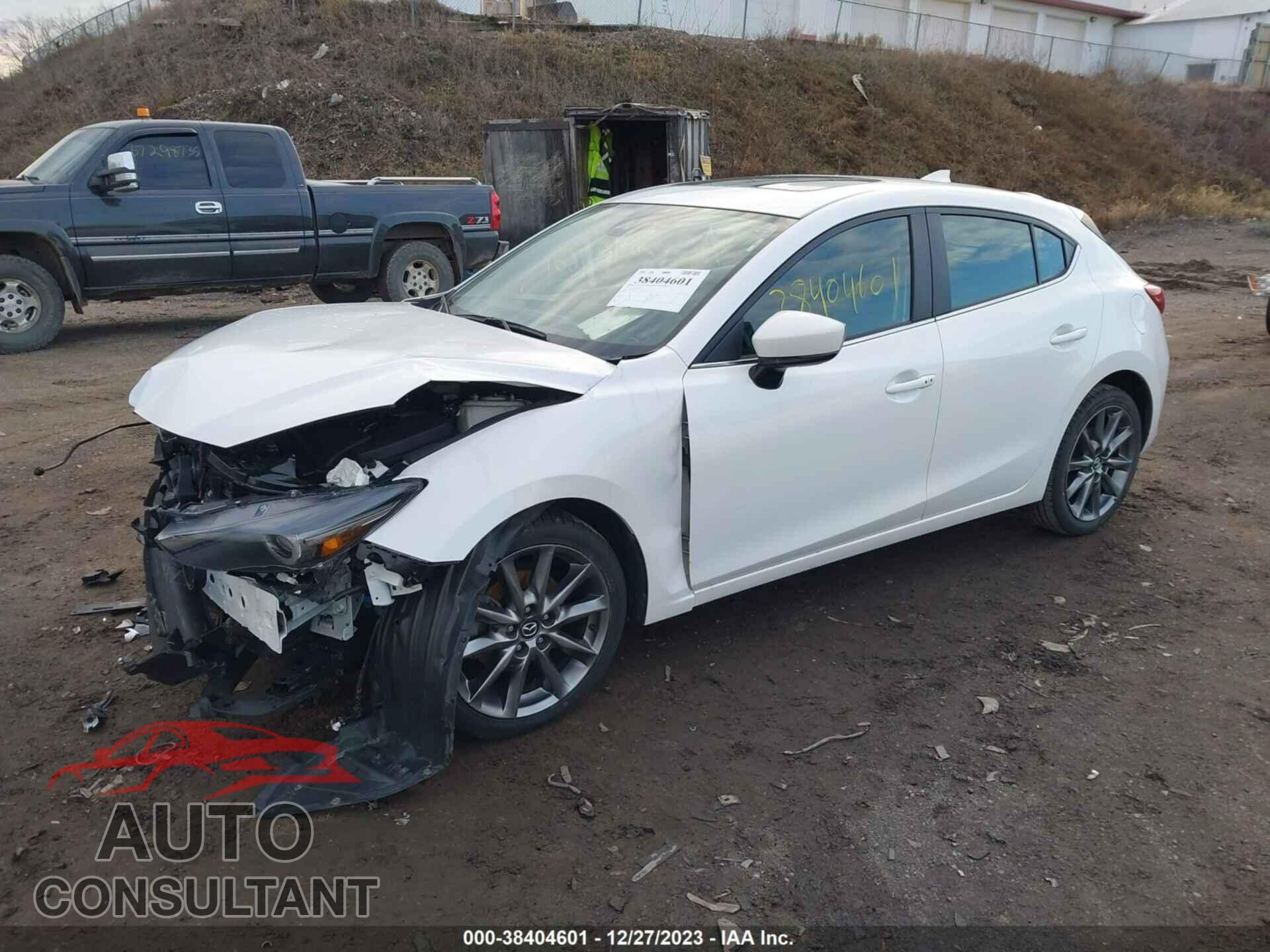 MAZDA MAZDA3 2018 - 3MZBN1M34JM237252